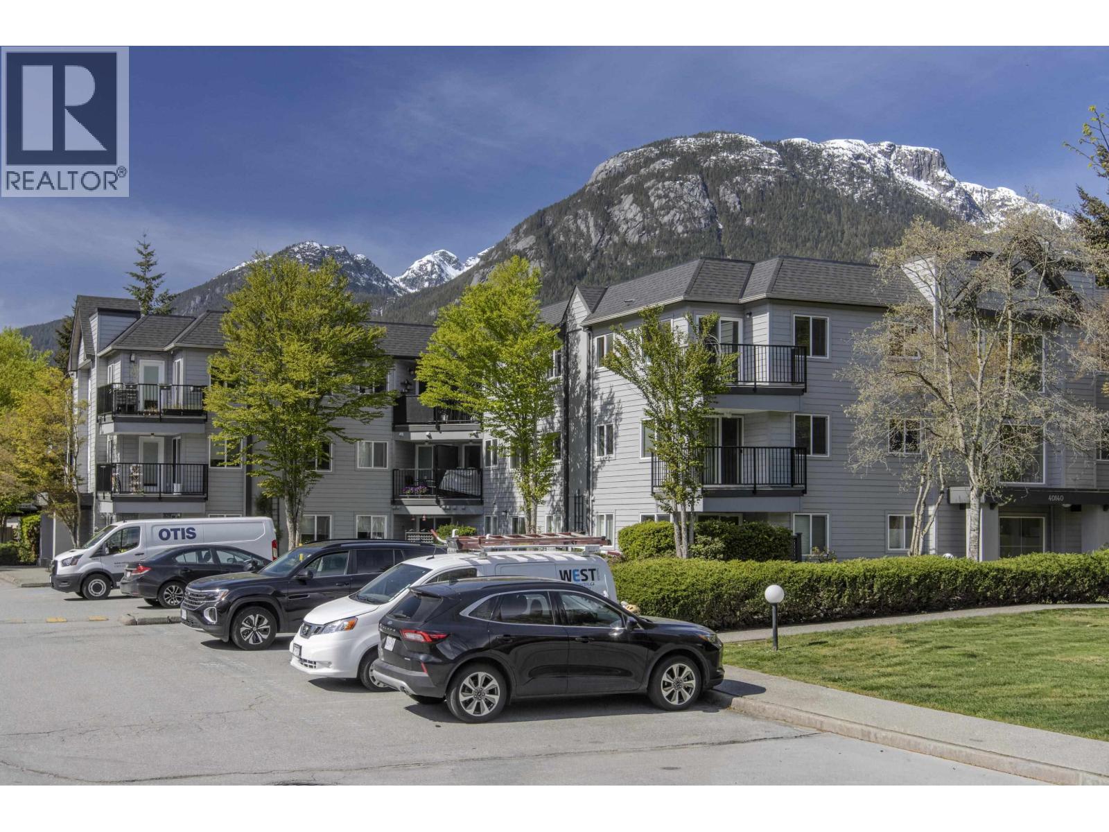 C308 40140 WILLOW CRESCENT