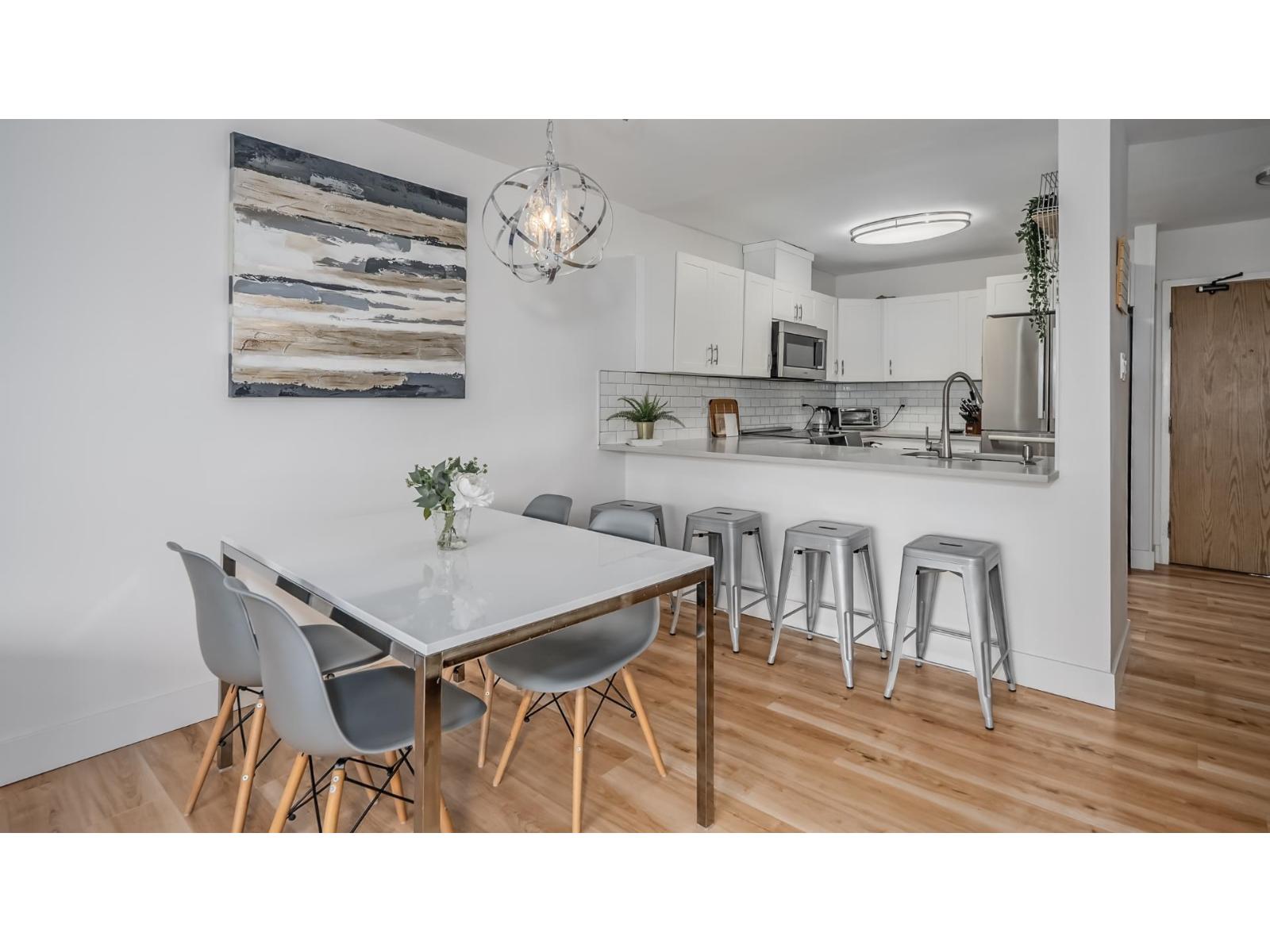 307 15272 19 Avenue Property Photo 11