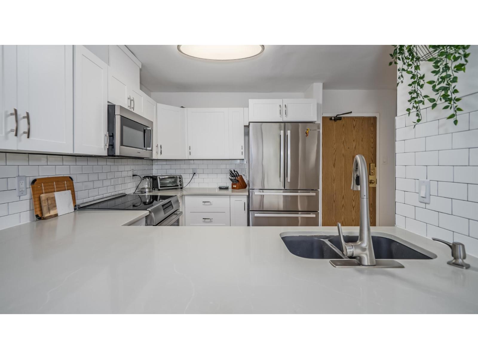 307 15272 19 Avenue Property Photo 12