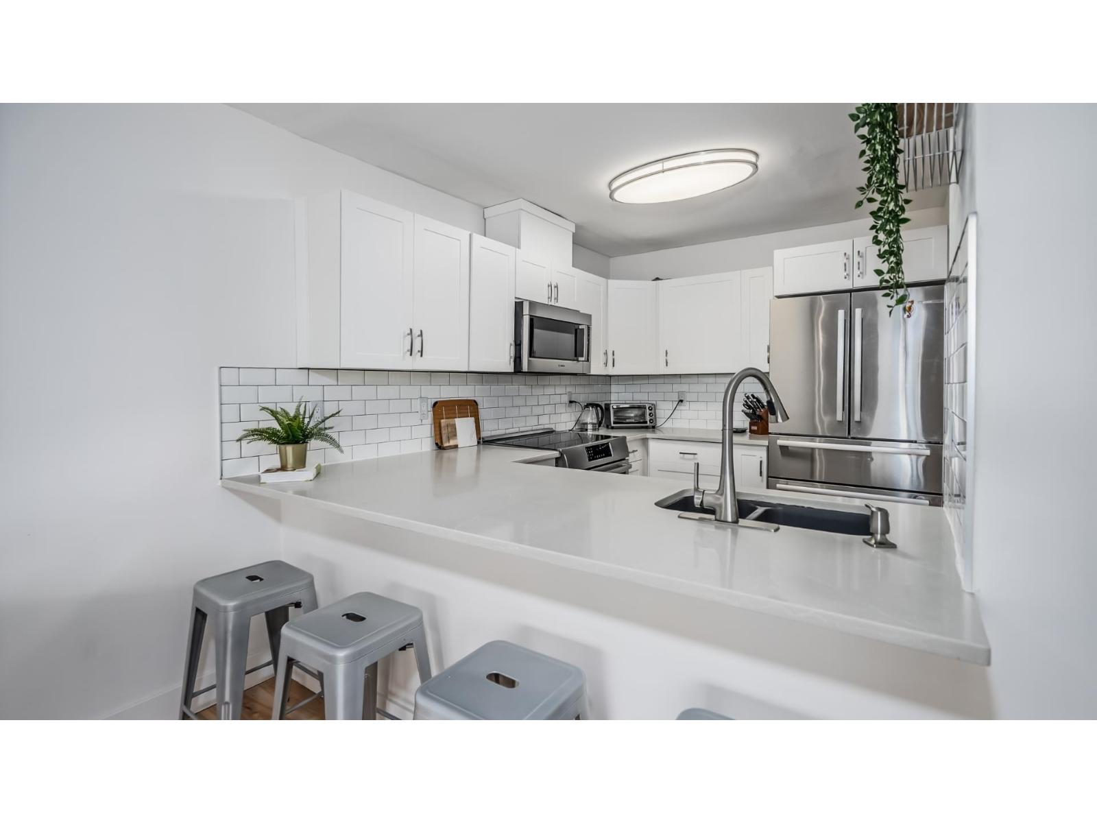 307 15272 19 Avenue Property Photo 13