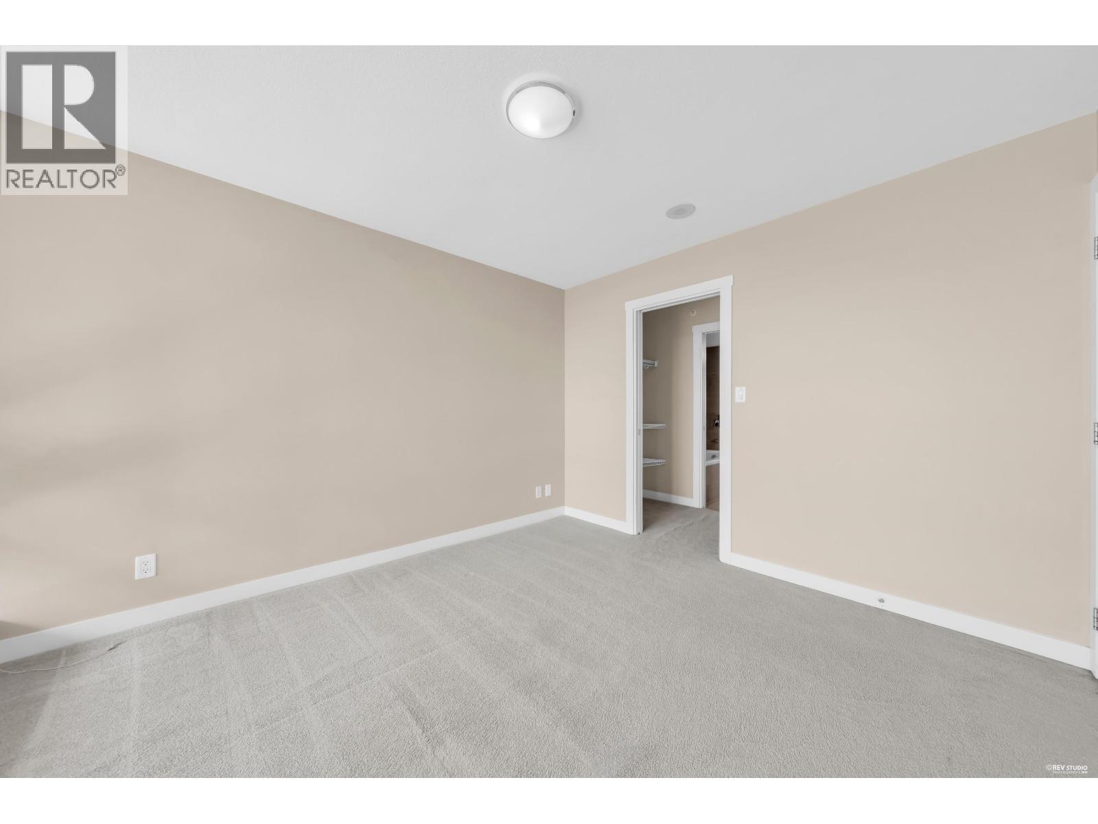 2805 2978 Glen Drive Property Photo 11