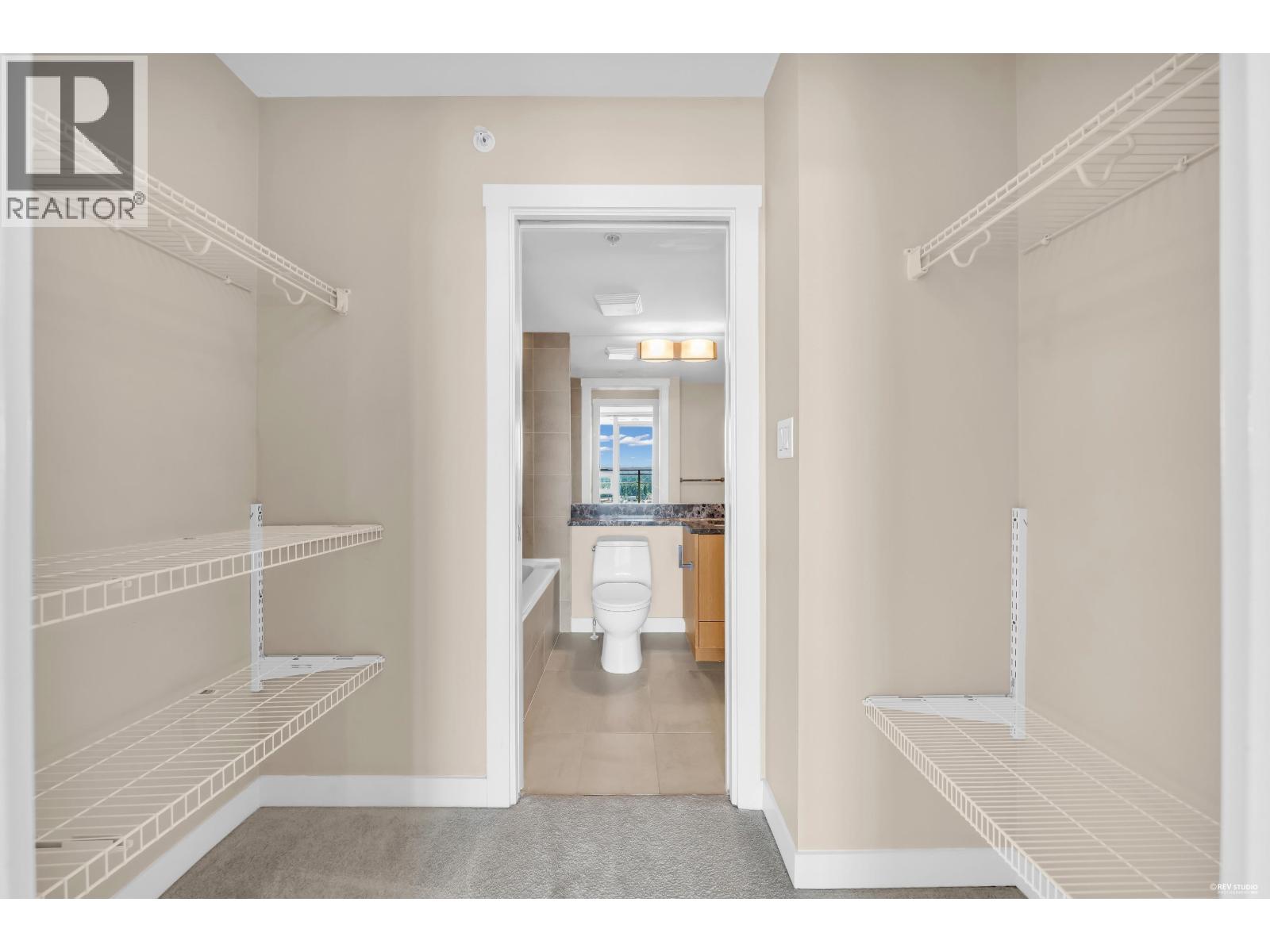 2805 2978 Glen Drive Property Photo 12