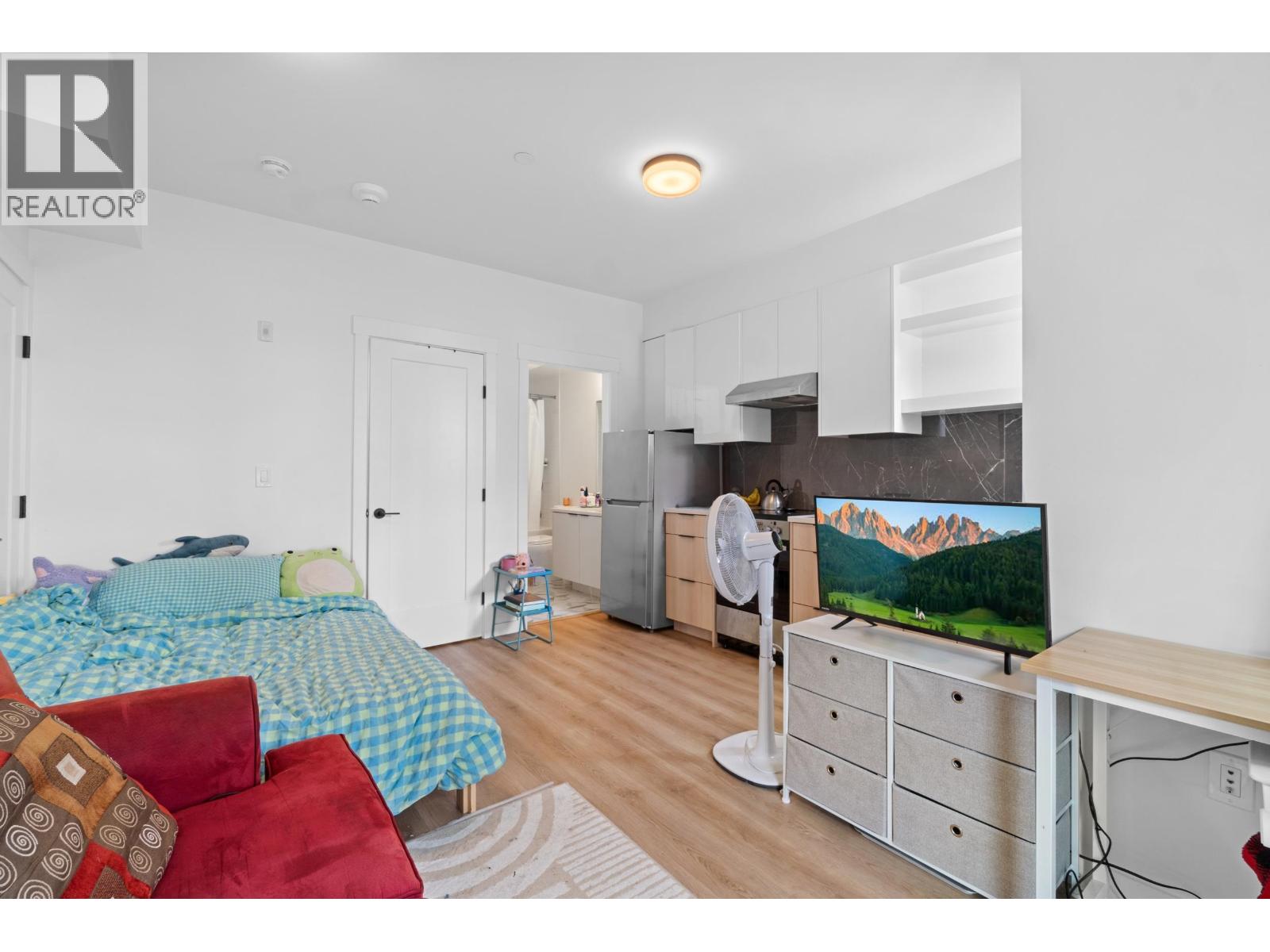 5 237 Ridgeway Avenue Property Photo 4