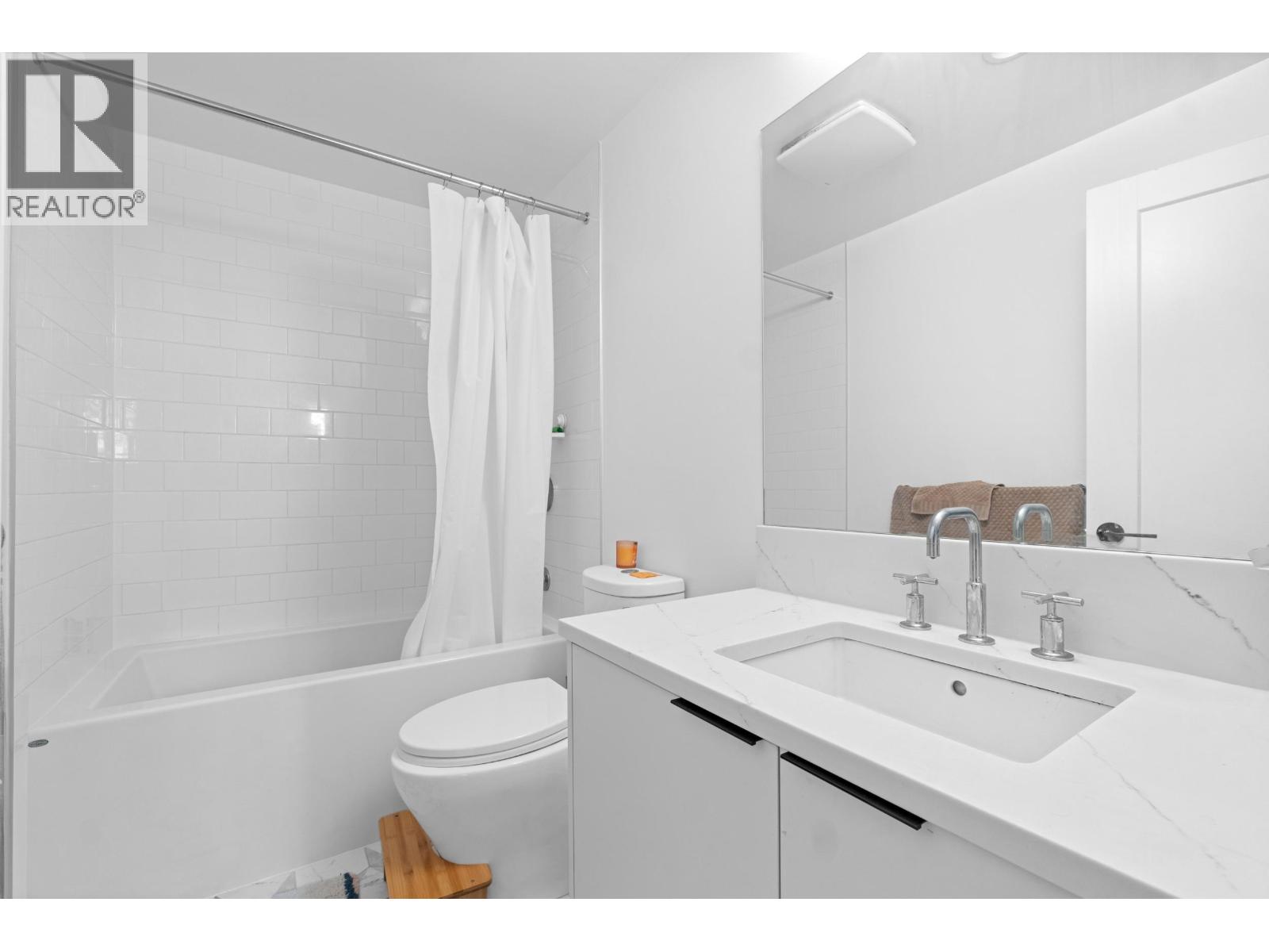 5 237 Ridgeway Avenue Property Photo 6