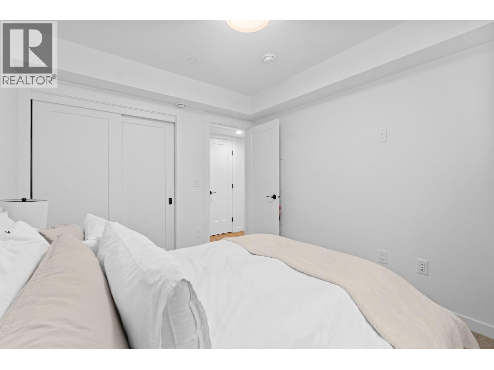 5 237 Ridgeway Avenue Property Photo 12