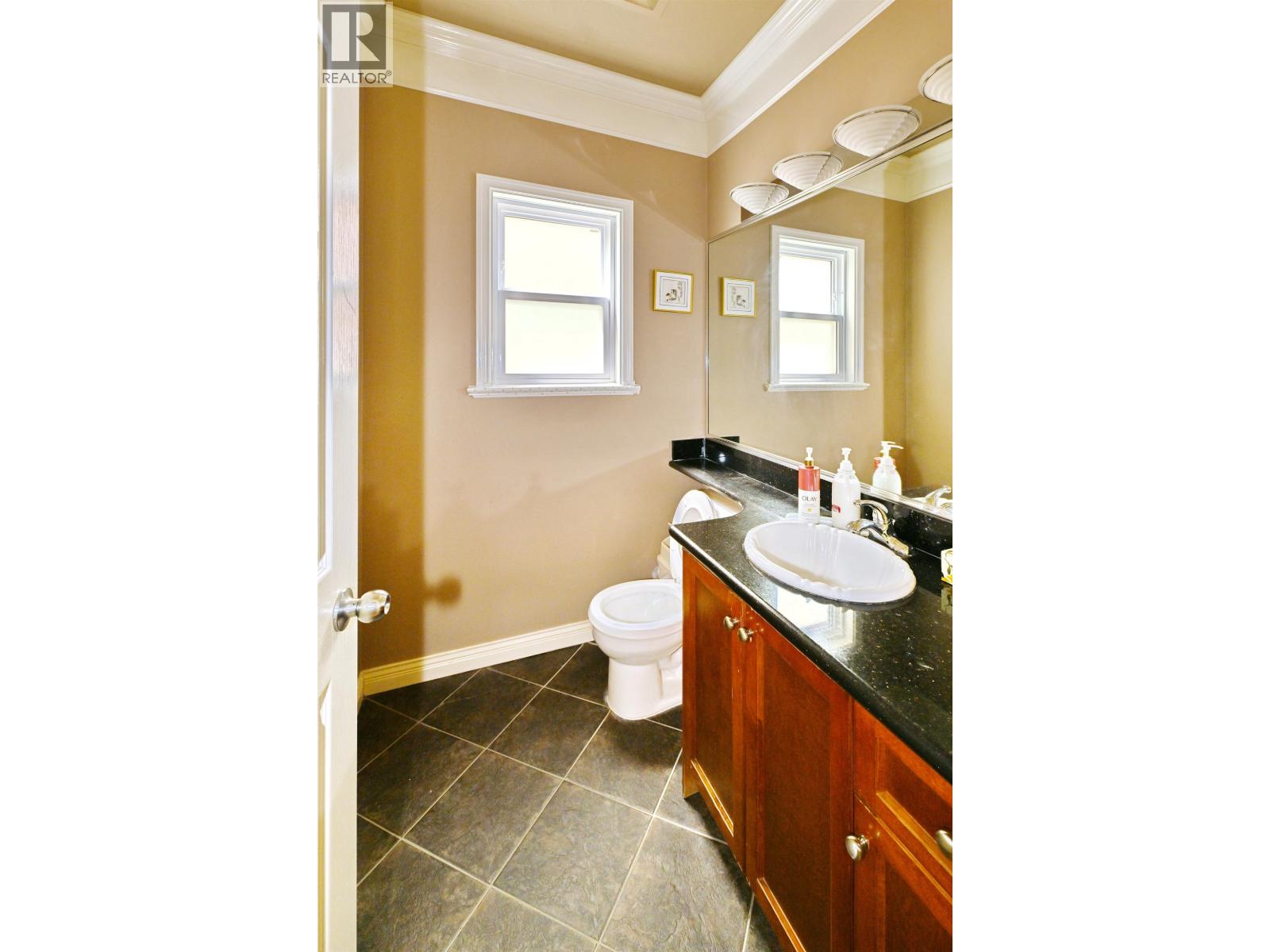 7233 Williams Road Property Photo 14