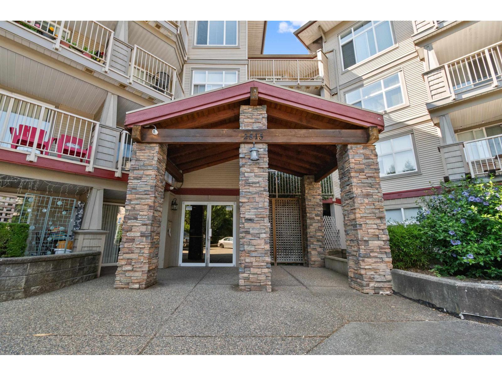 223 2515 PARK DRIVE Property Photo 1