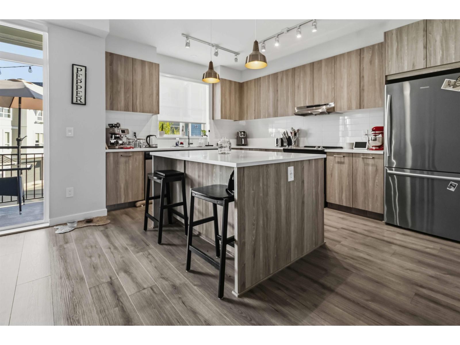 132 8335 Nelson Street Property Photo 4
