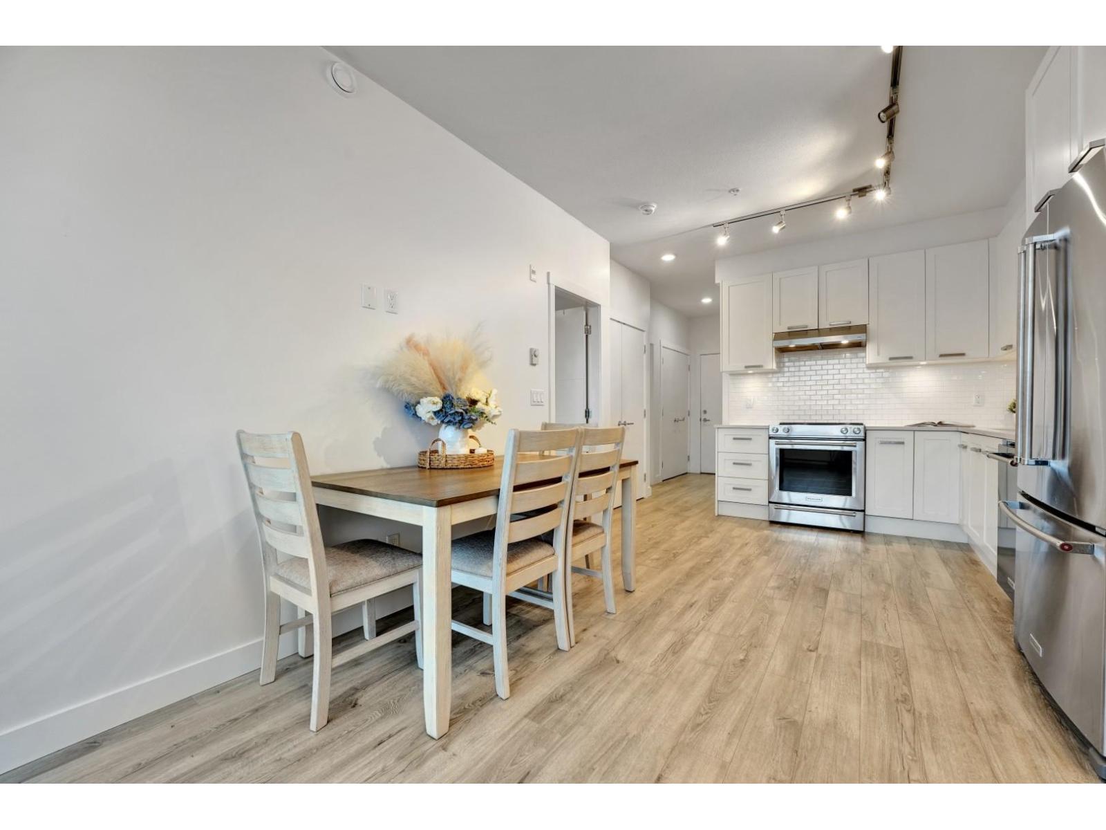317 5638 201a Street Property Photo 5