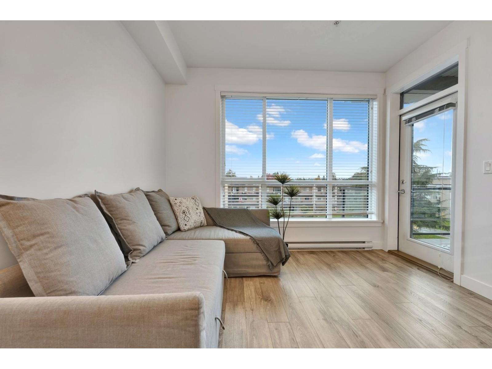 317 5638 201a Street Property Photo 10