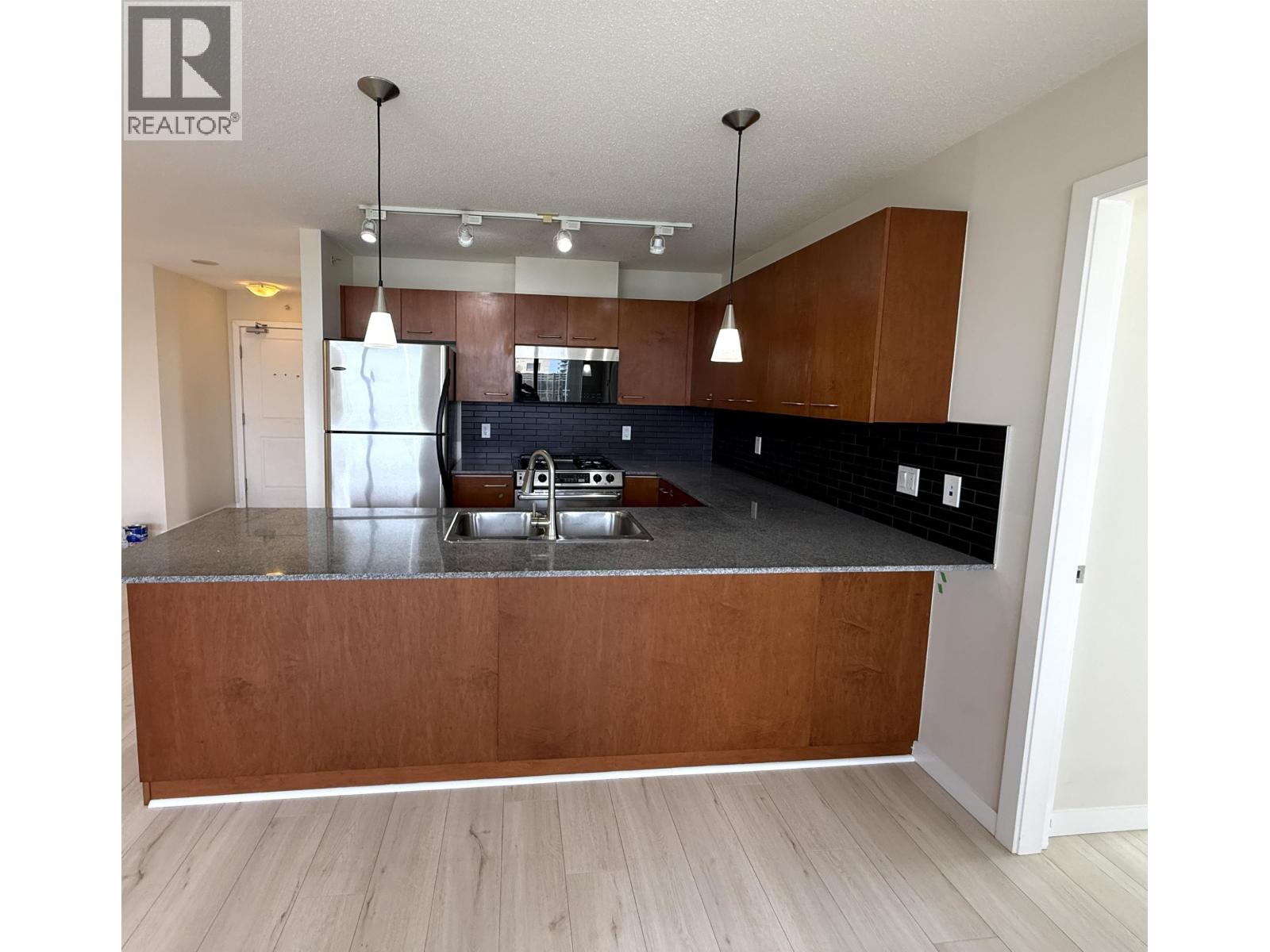 14xx 4333 Central Boulevard Property Photo 3