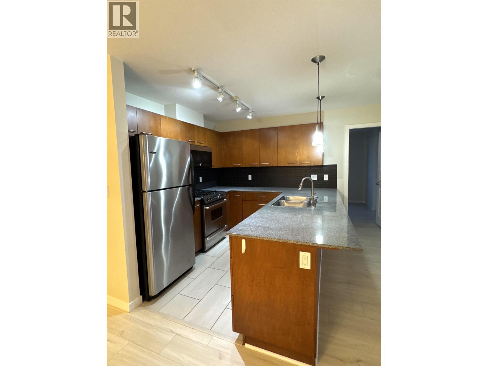 14xx 4333 Central Boulevard Property Photo 4