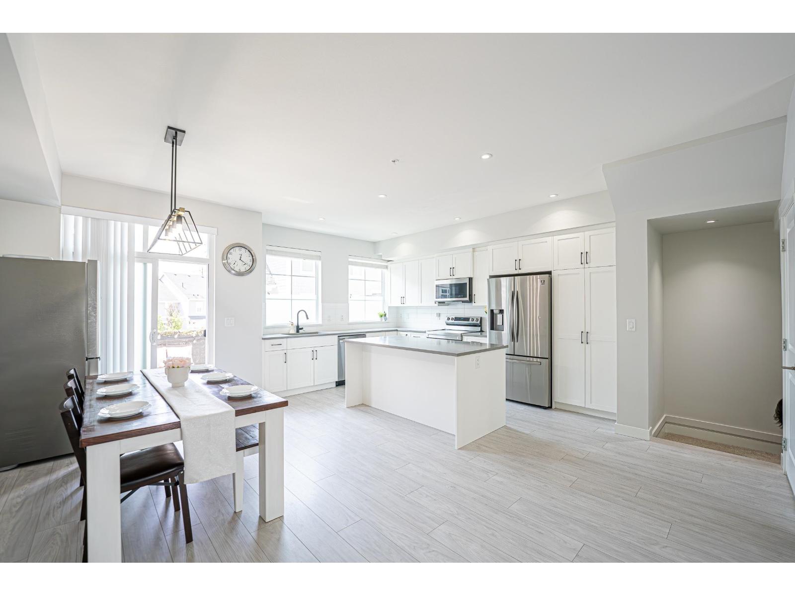 68 20180 84 Avenue Property Photo 2