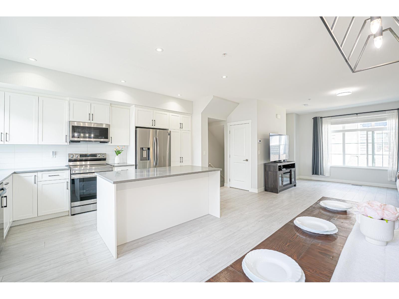 68 20180 84 Avenue Property Photo 7