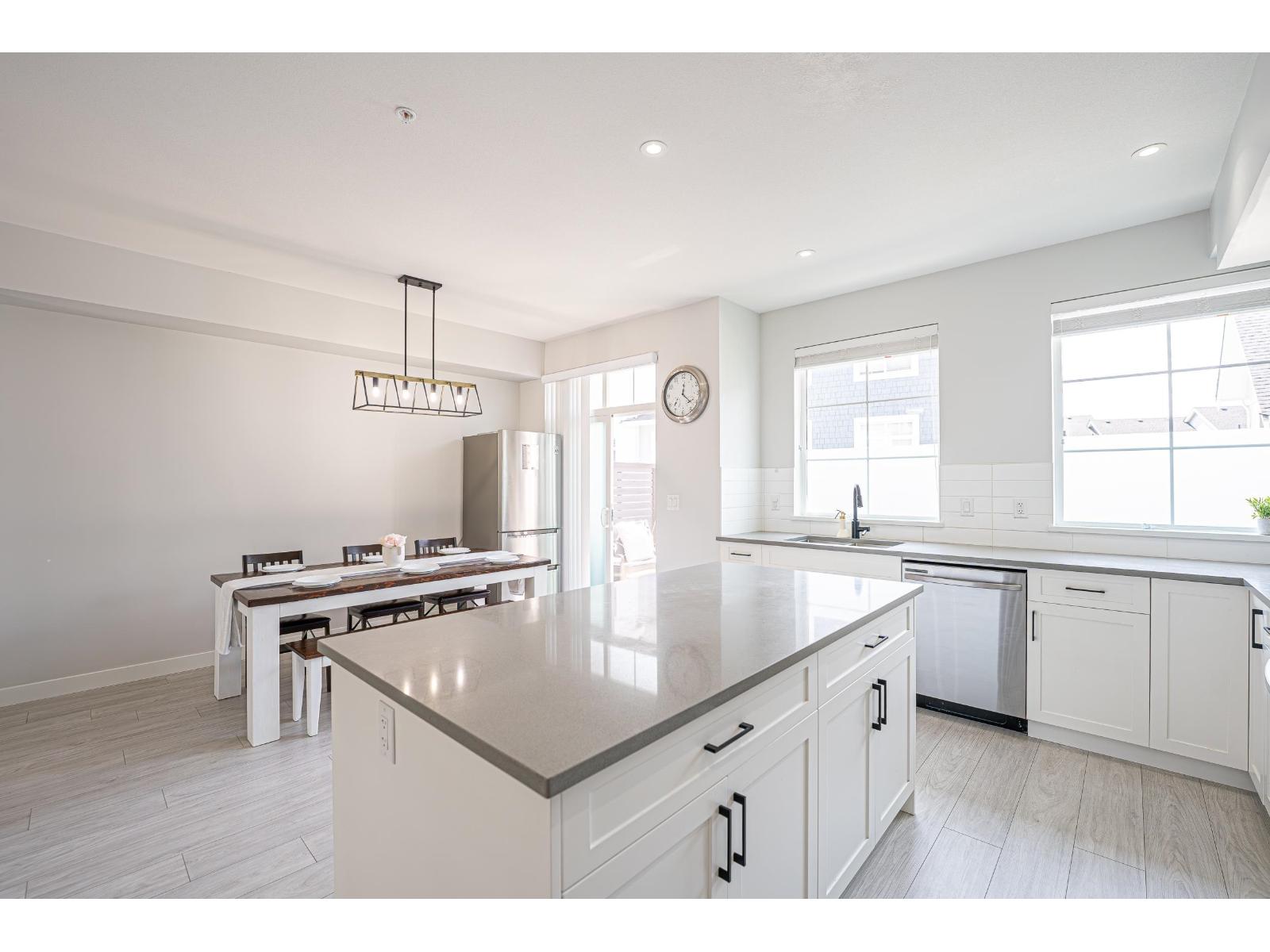 68 20180 84 Avenue Property Photo 11