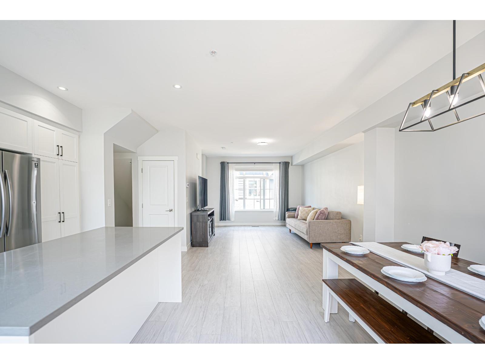 68 20180 84 Avenue Property Photo 13