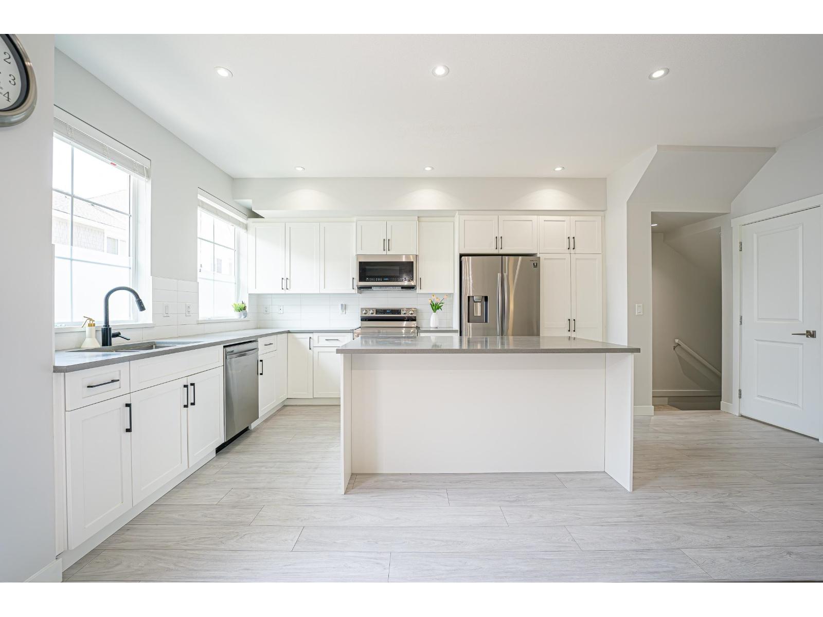 68 20180 84 Avenue Property Photo 14