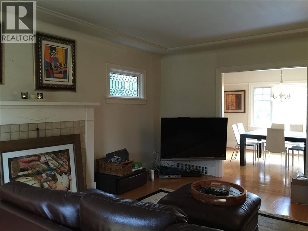 4633 W 4th Avenue Property Photo 6