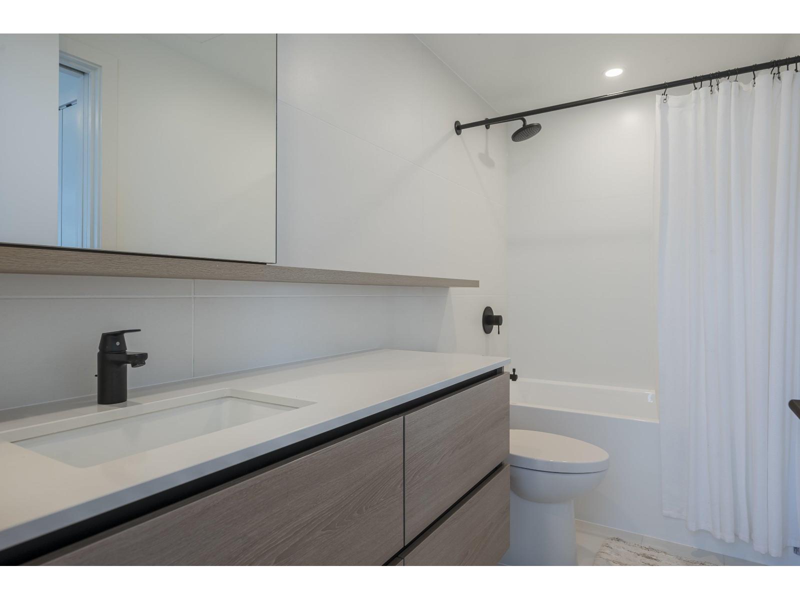 3801 10448 University Drive Property Photo 14