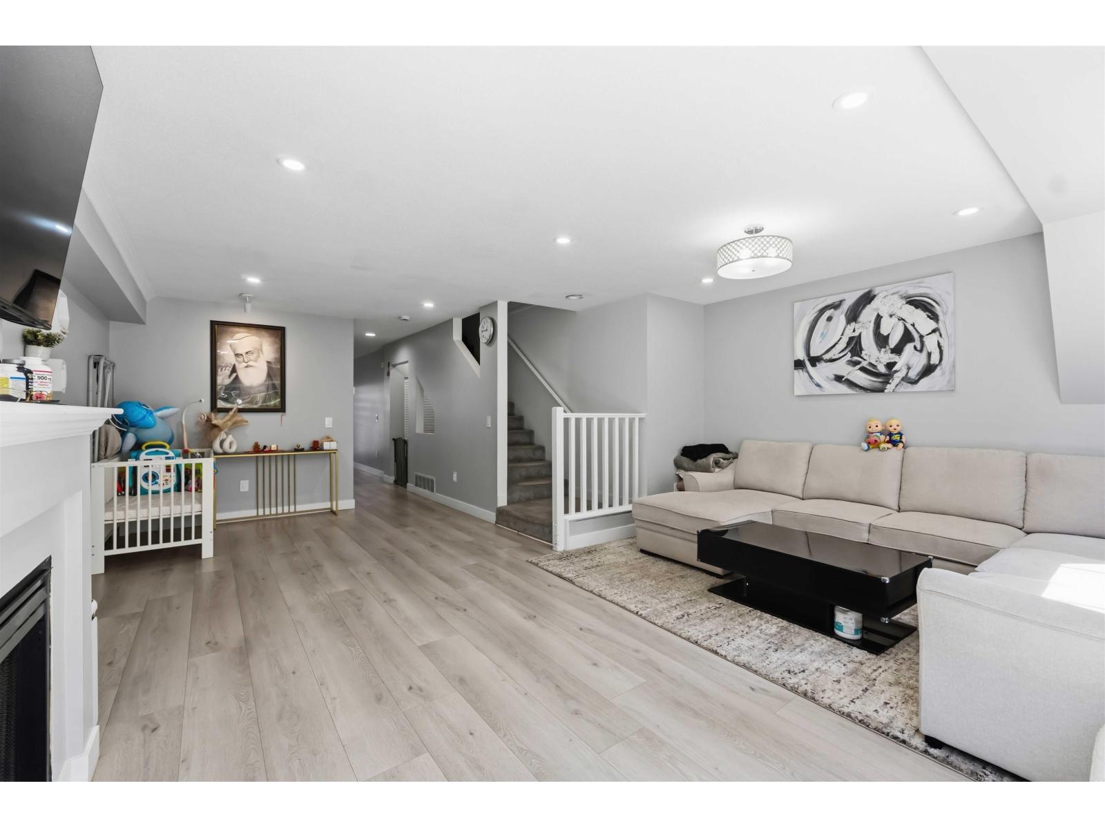 43 12778 66 Avenue Property Photo 6