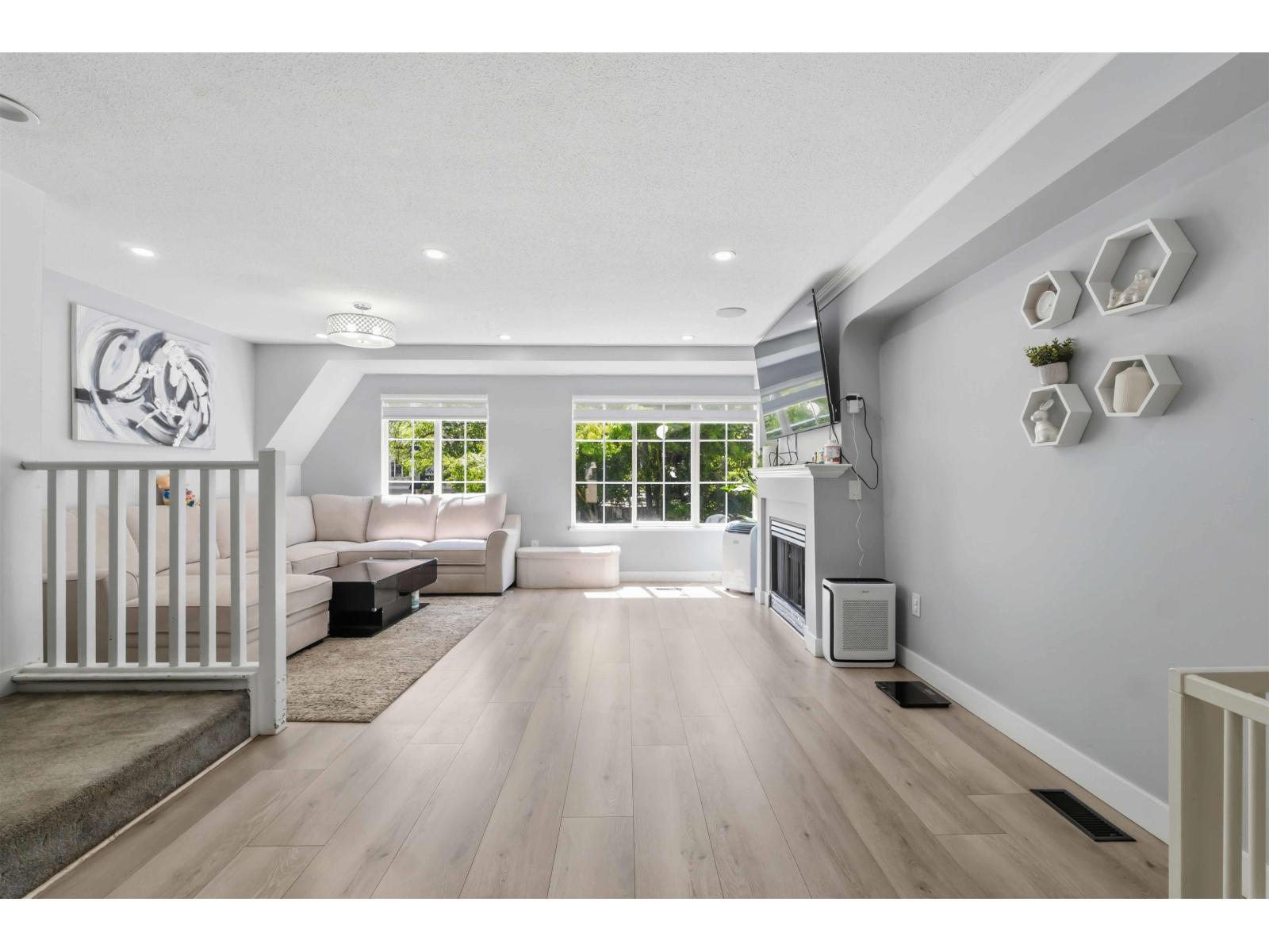 43 12778 66 Avenue Property Photo 10