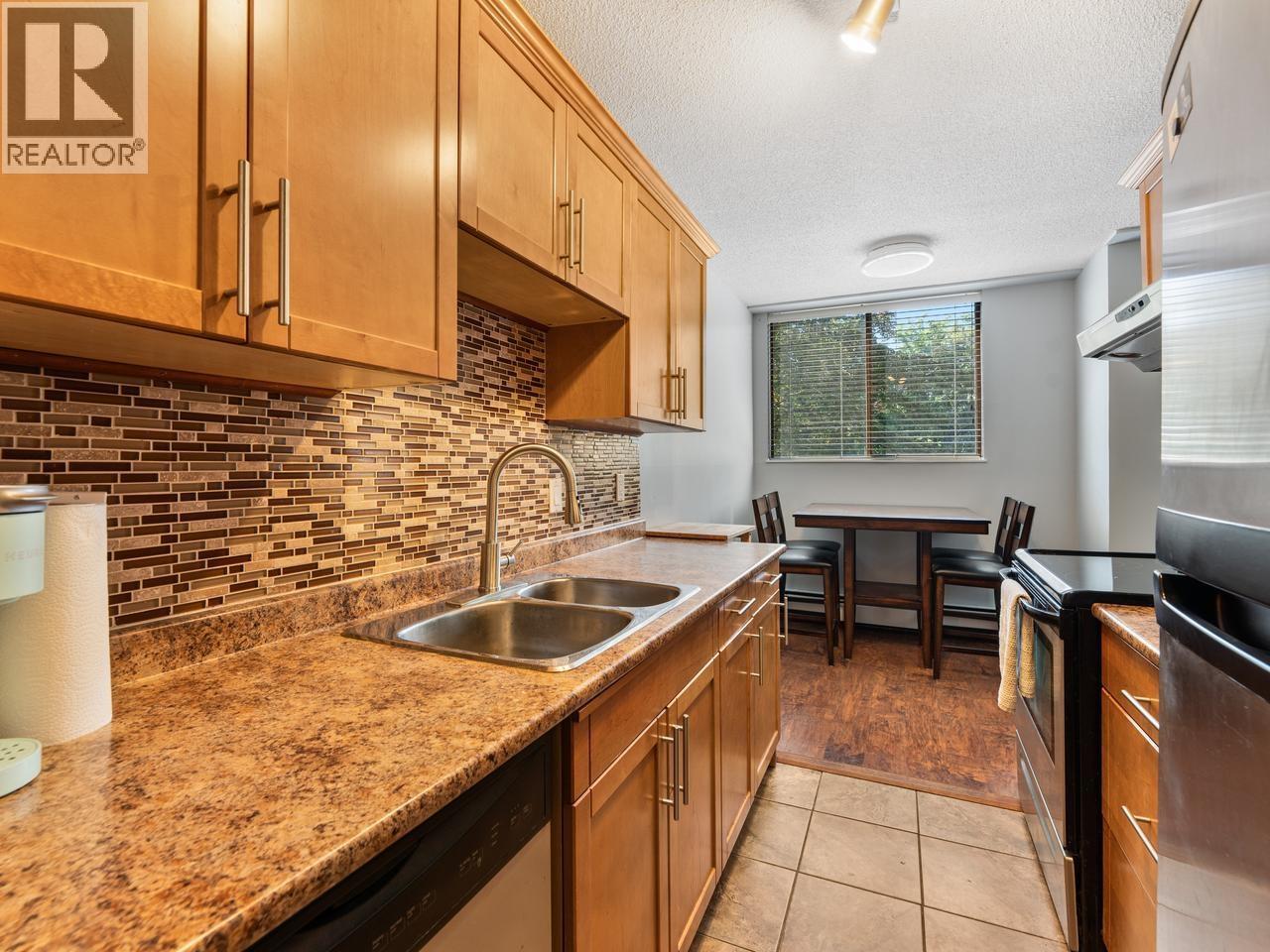 404 320 Royal Avenue Property Photo 7