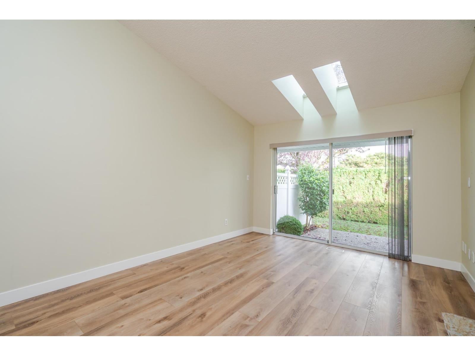 15 5365 205 Street Property Photo 10
