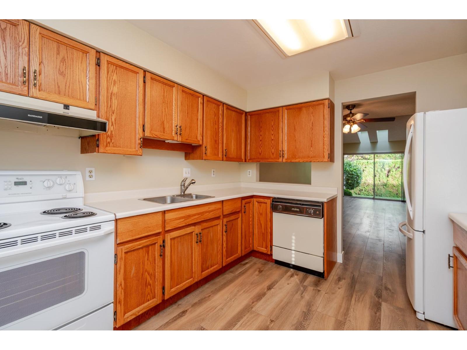 15 5365 205 Street Property Photo 21