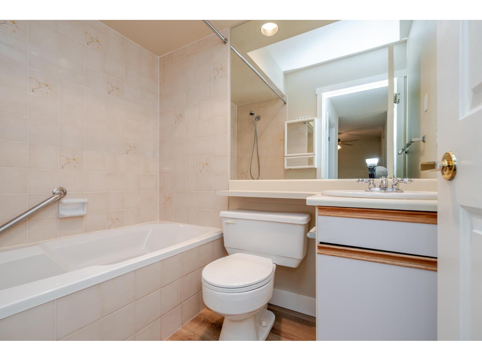 15 5365 205 Street Property Photo 27
