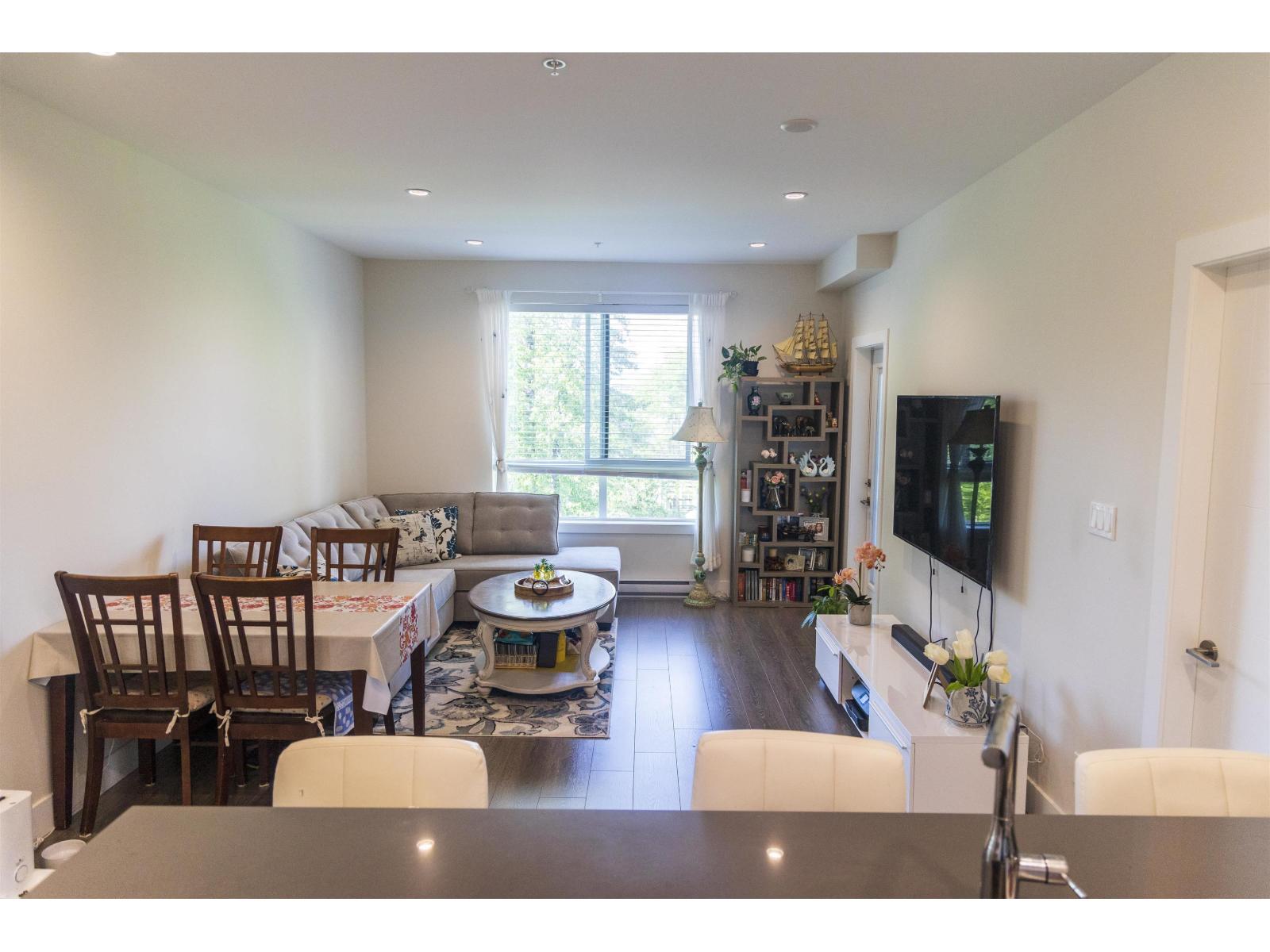 415 15351 101 Avenue Property Photo 5