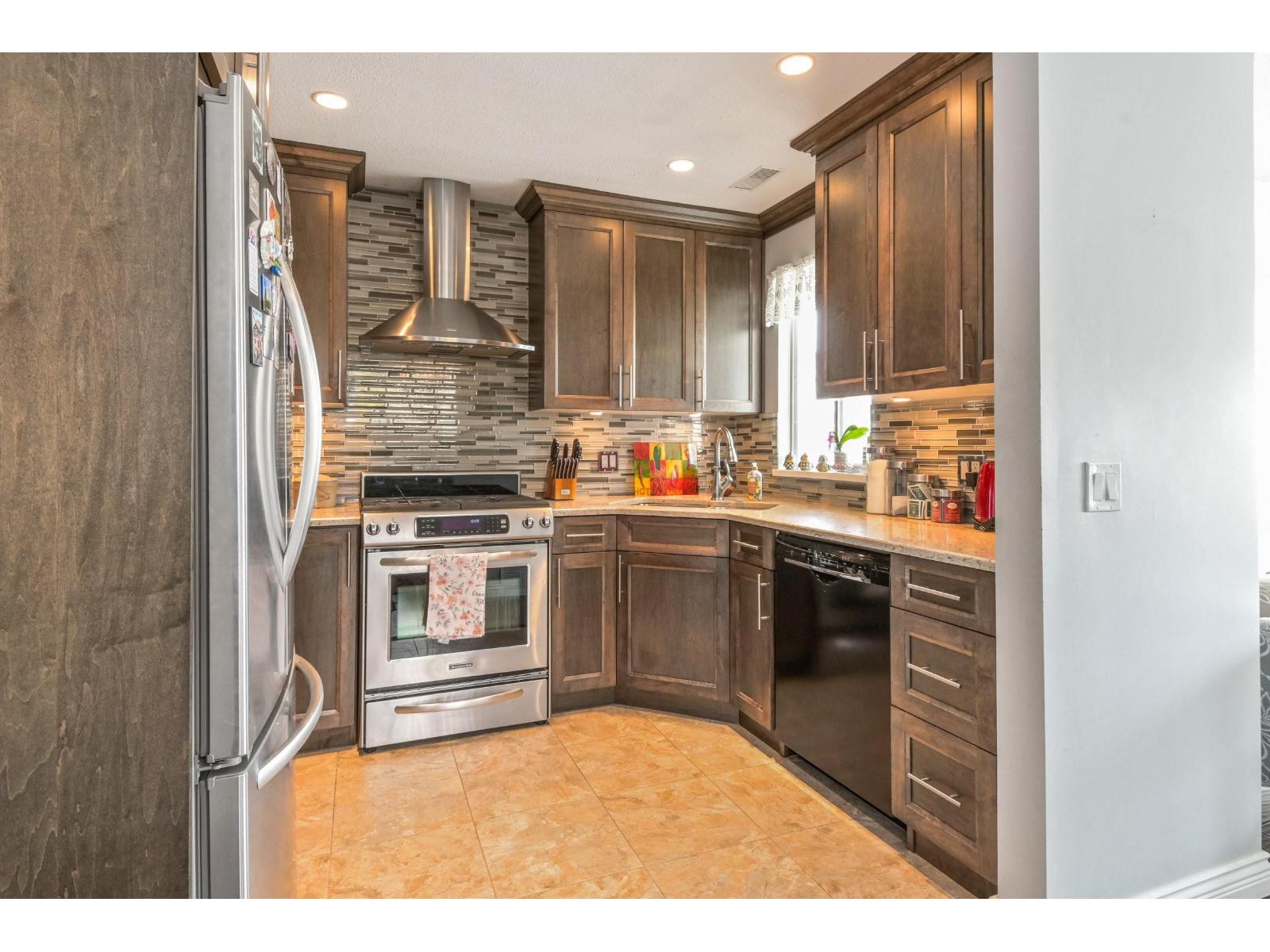 1008 21937 48 Avenue Property Photo 10