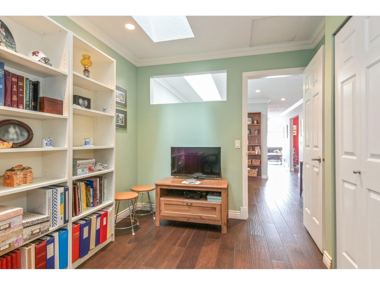 1008 21937 48 Avenue Property Photo 17
