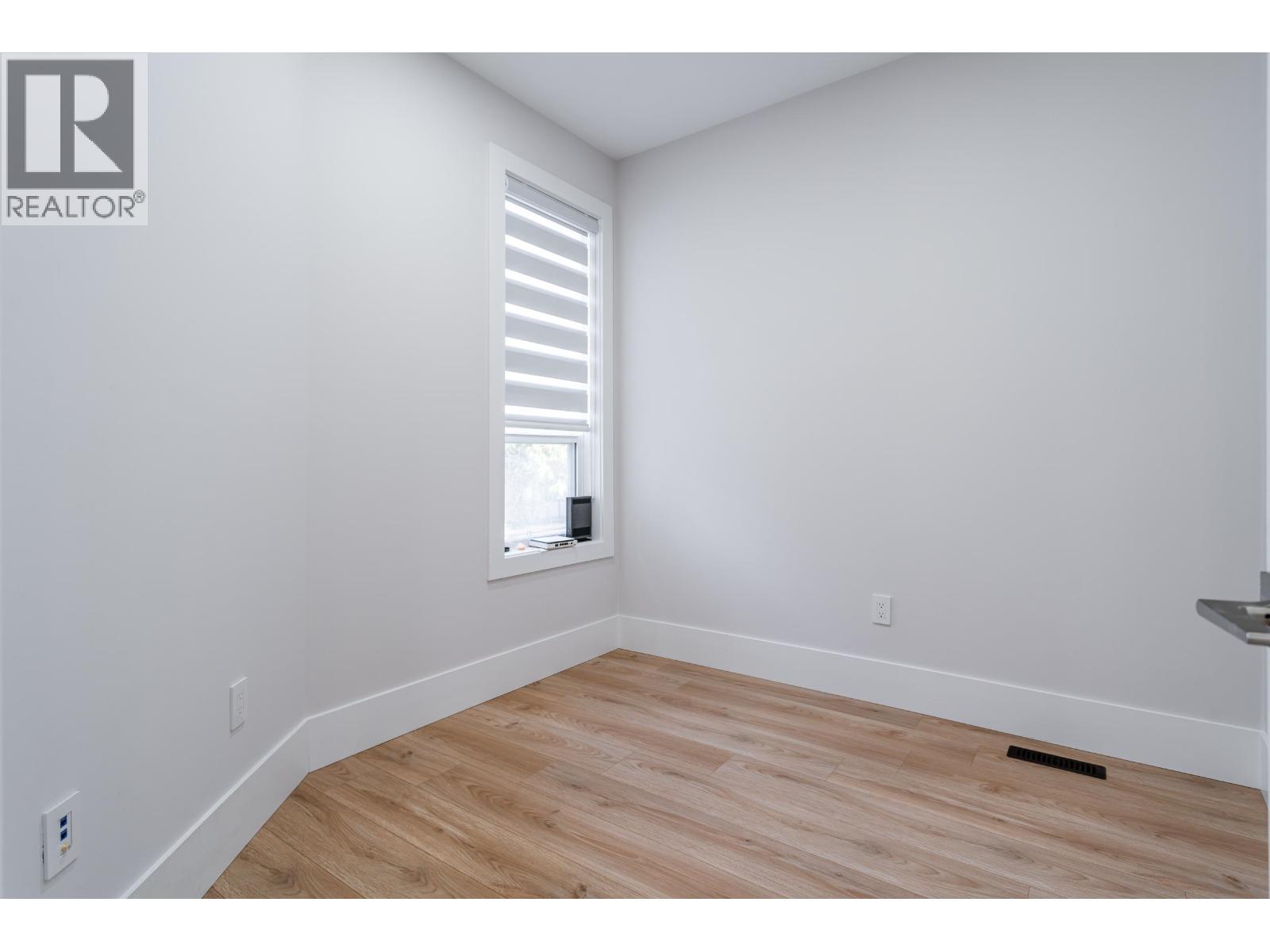 3409 Victoria Drive Property Photo 15