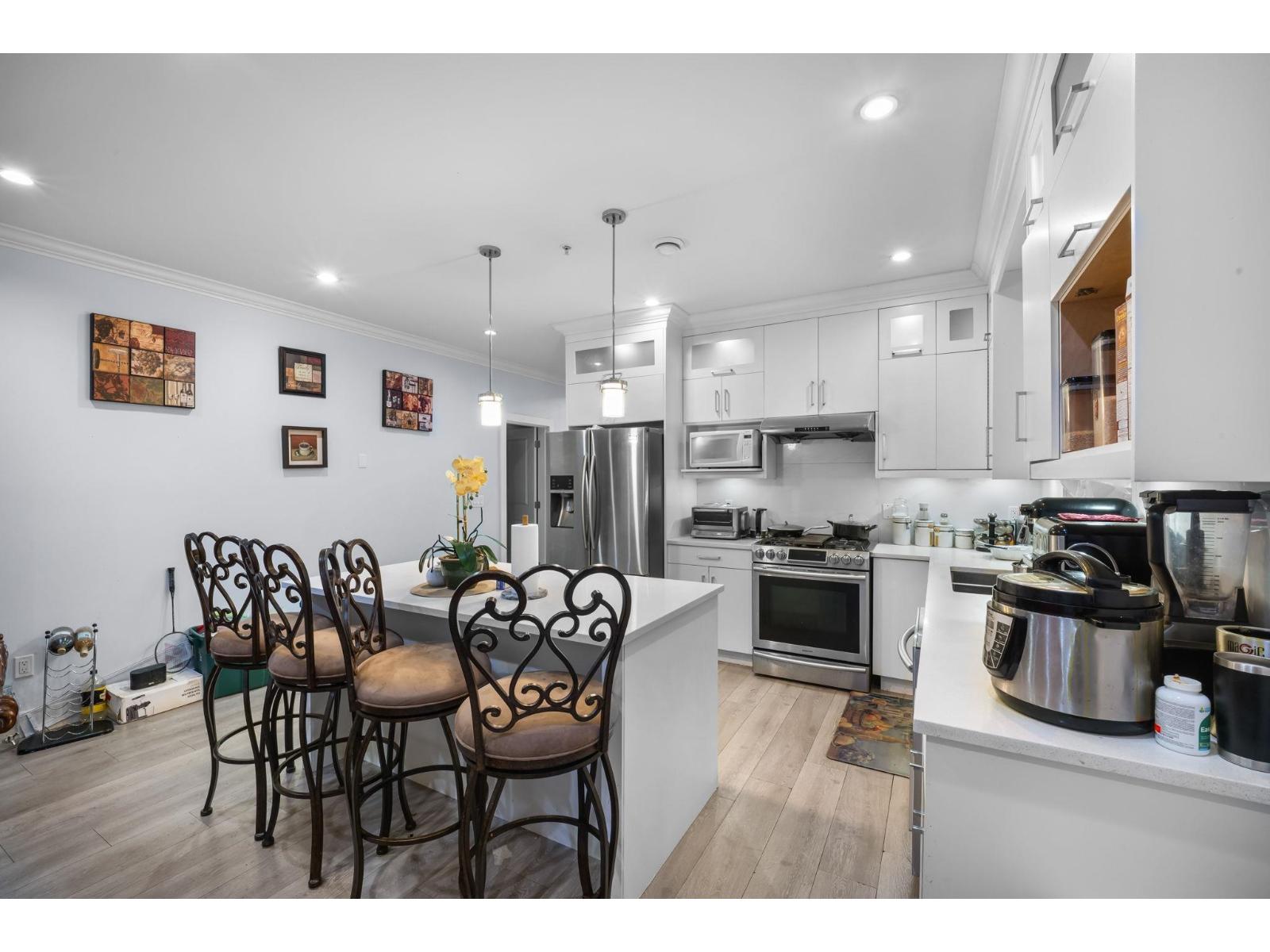 8530 Forest Gate Drive Property Photo 11