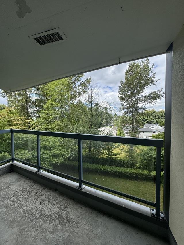 404 10899 University Drive Property Photo 6