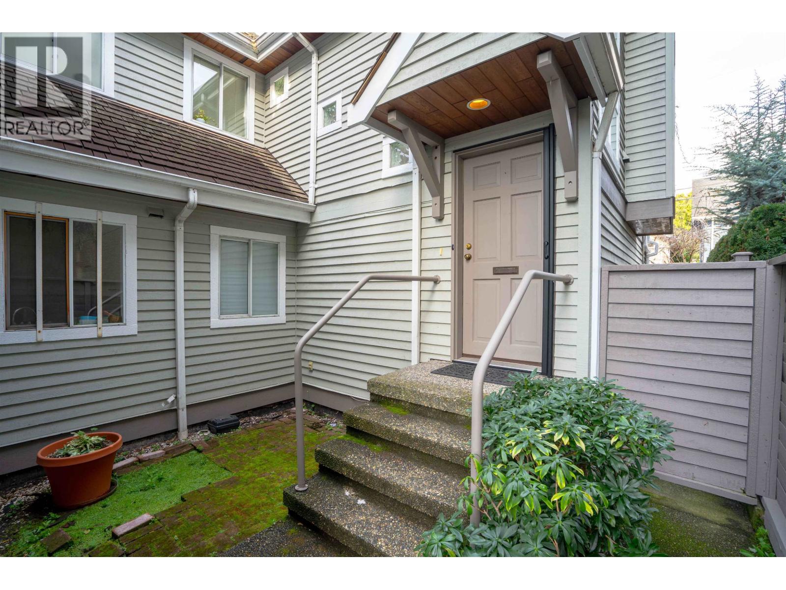1346 Laburnum Street Property Photo 10