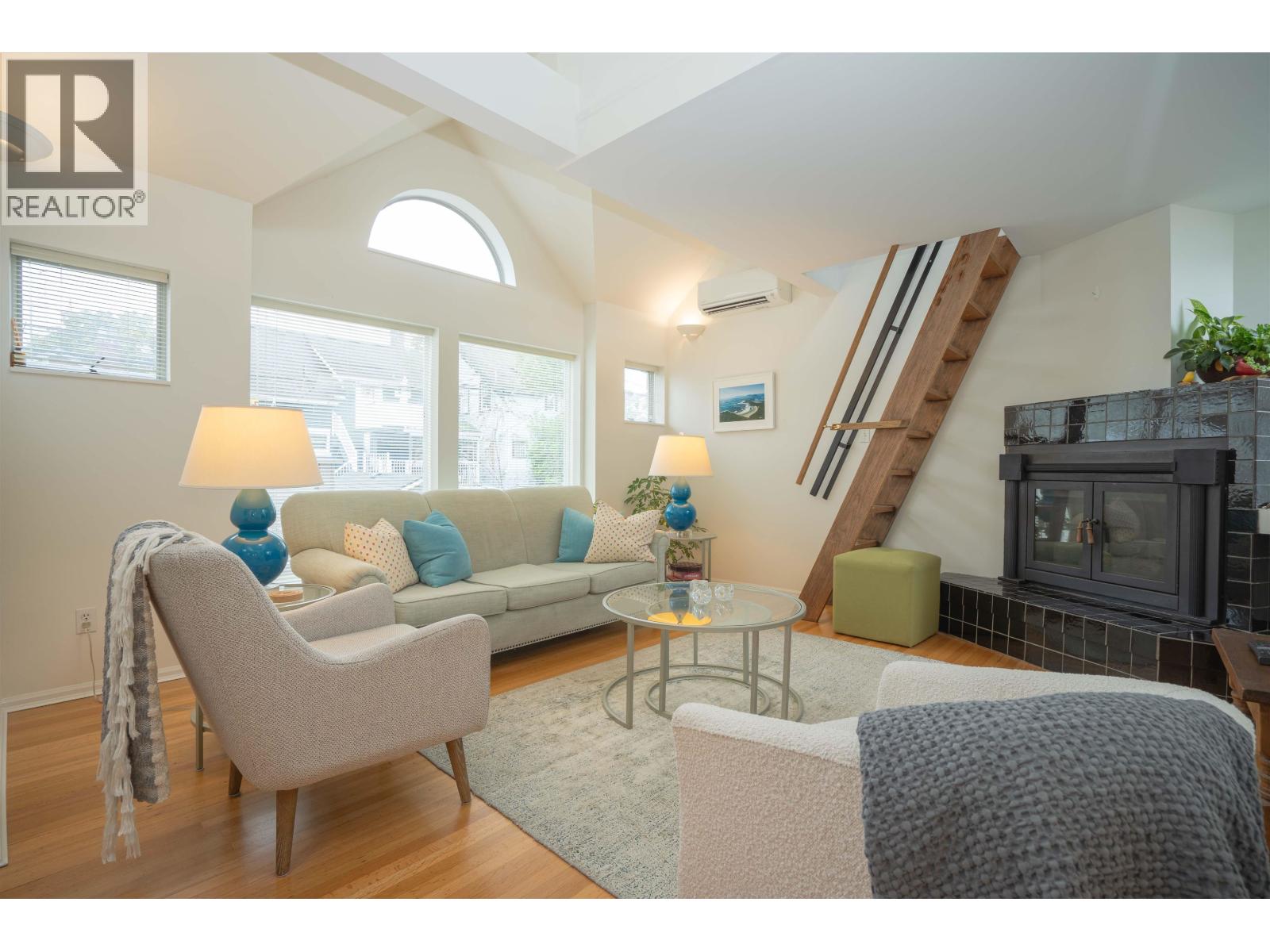 1346 Laburnum Street Property Photo 18