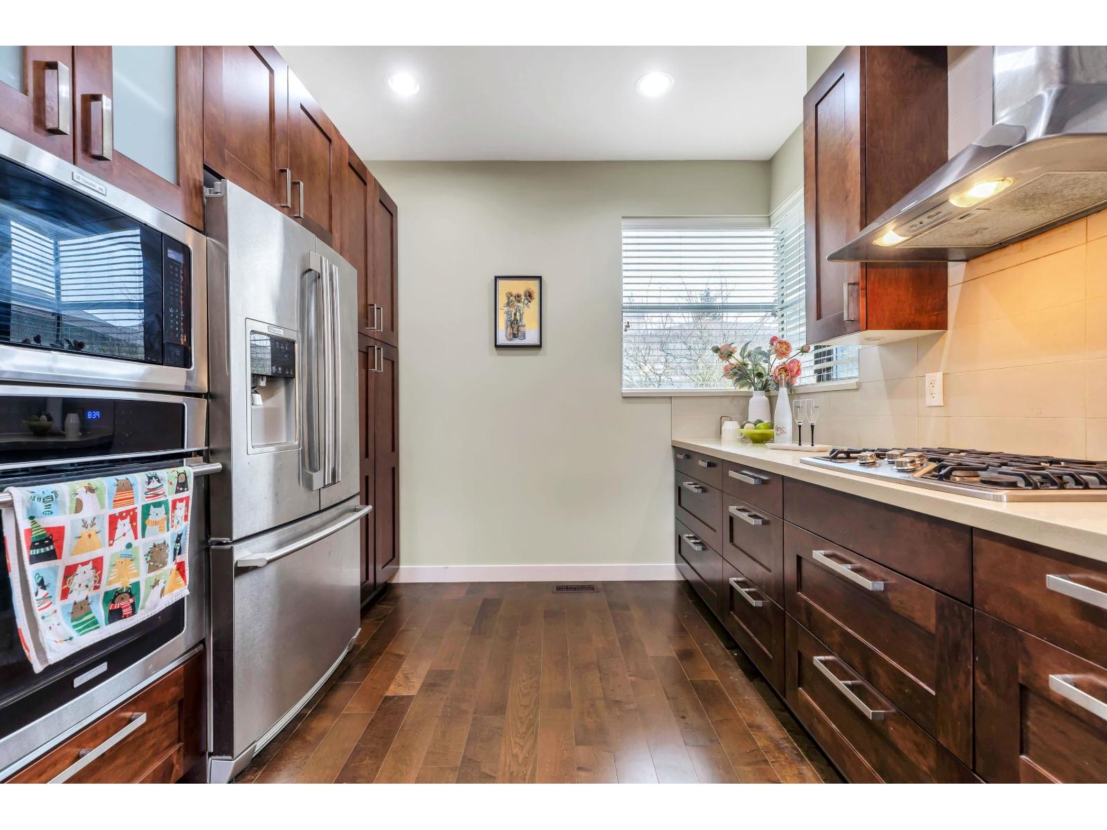 40 2603 162 Street Property Photo 9