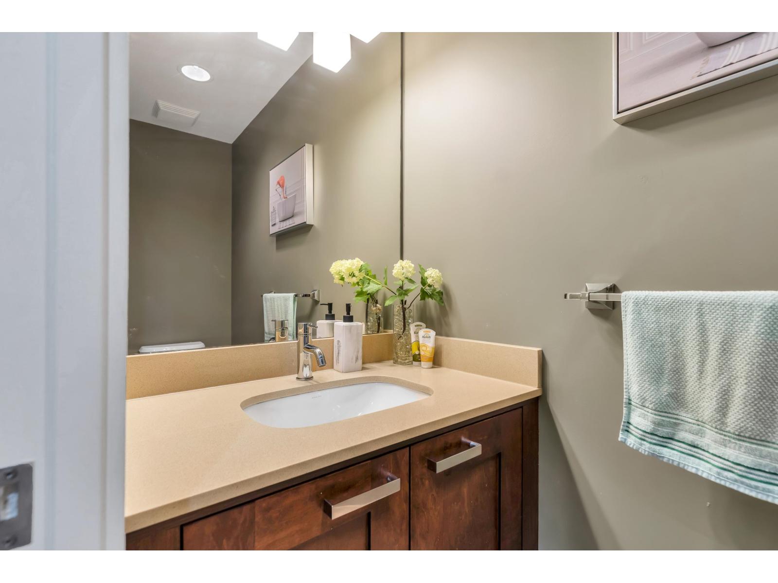40 2603 162 Street Property Photo 11