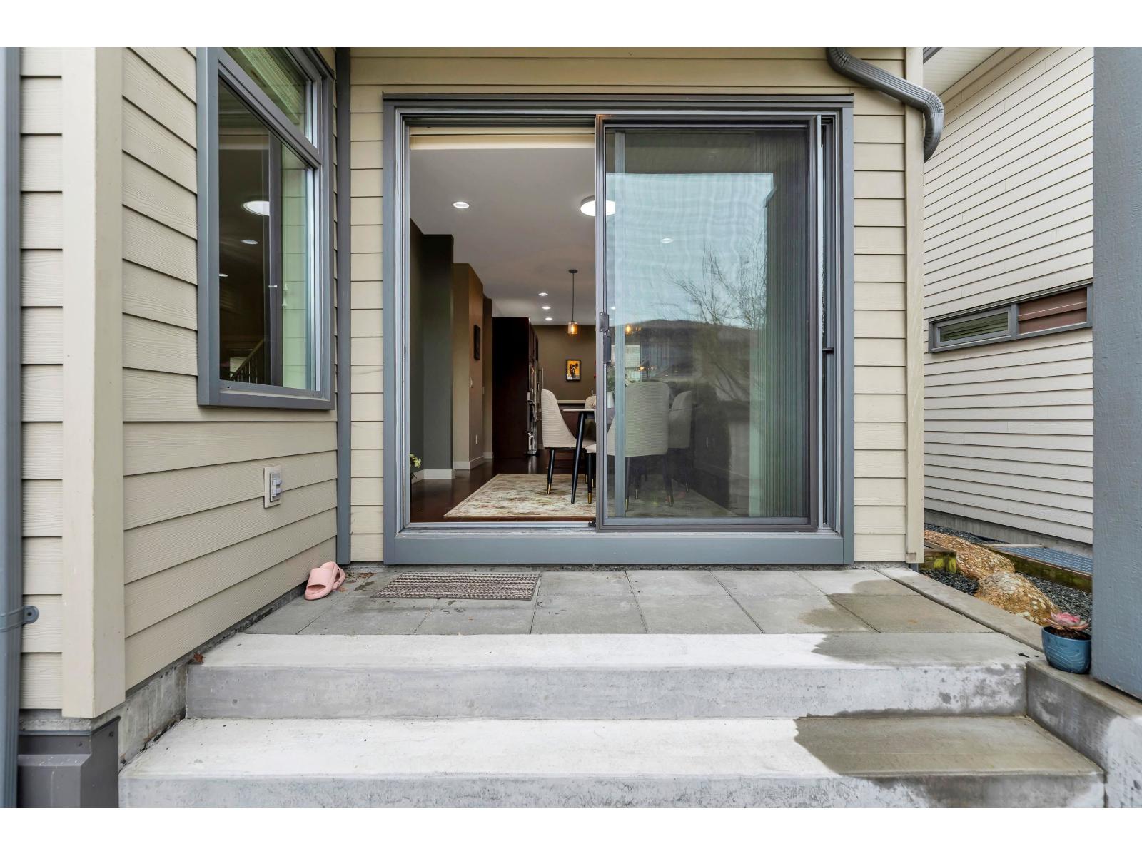 40 2603 162 Street Property Photo 12