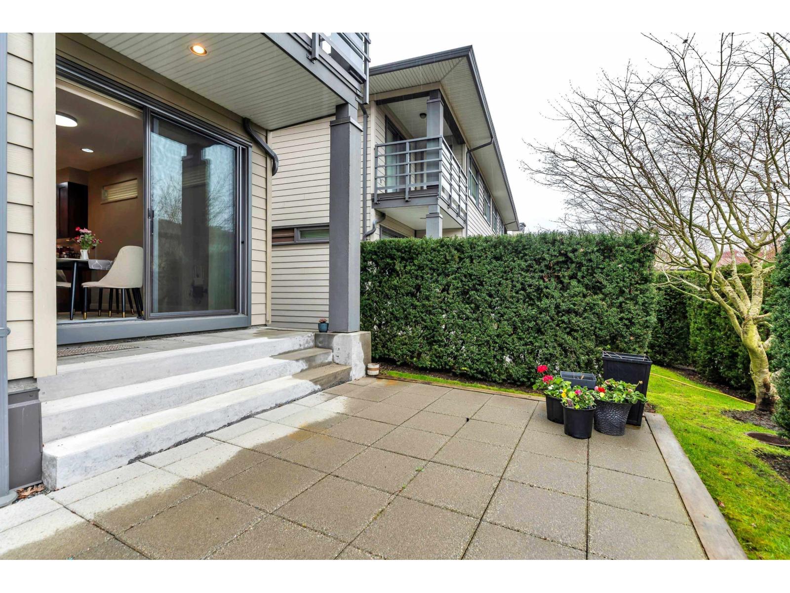 40 2603 162 Street Property Photo 14