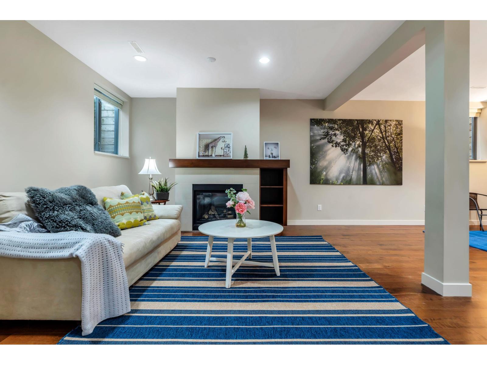40 2603 162 Street Property Photo 15