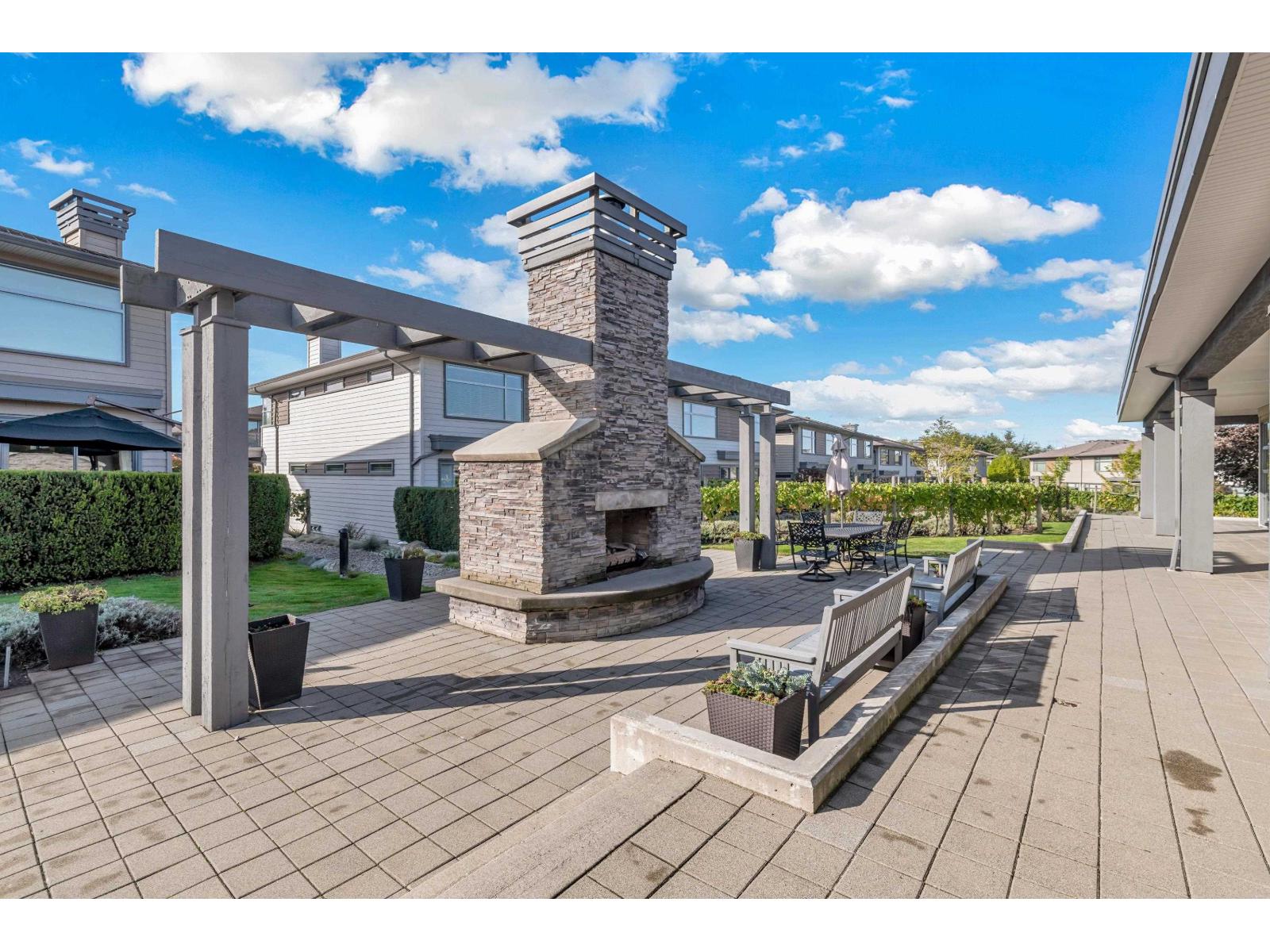 40 2603 162 Street Property Photo 40