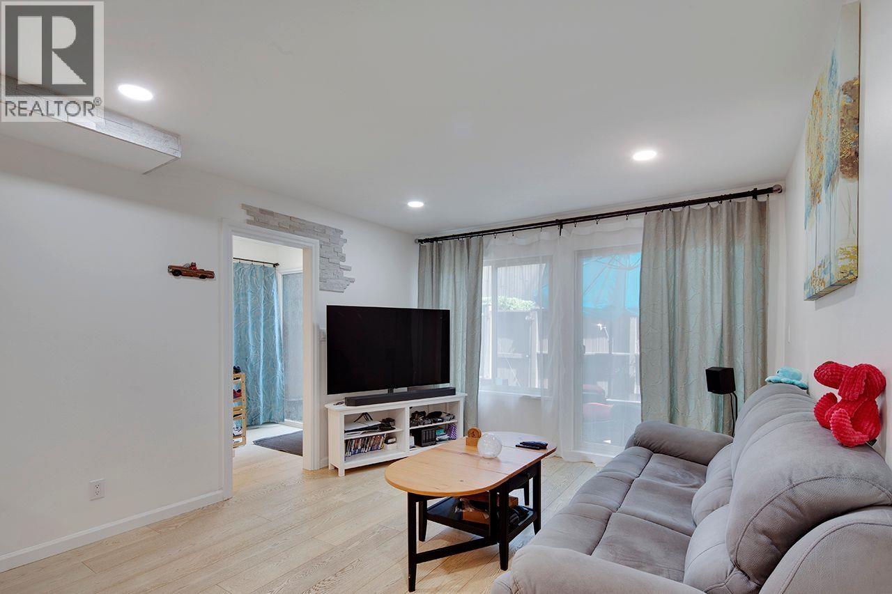 1840 Purcell Way Property Photo 4