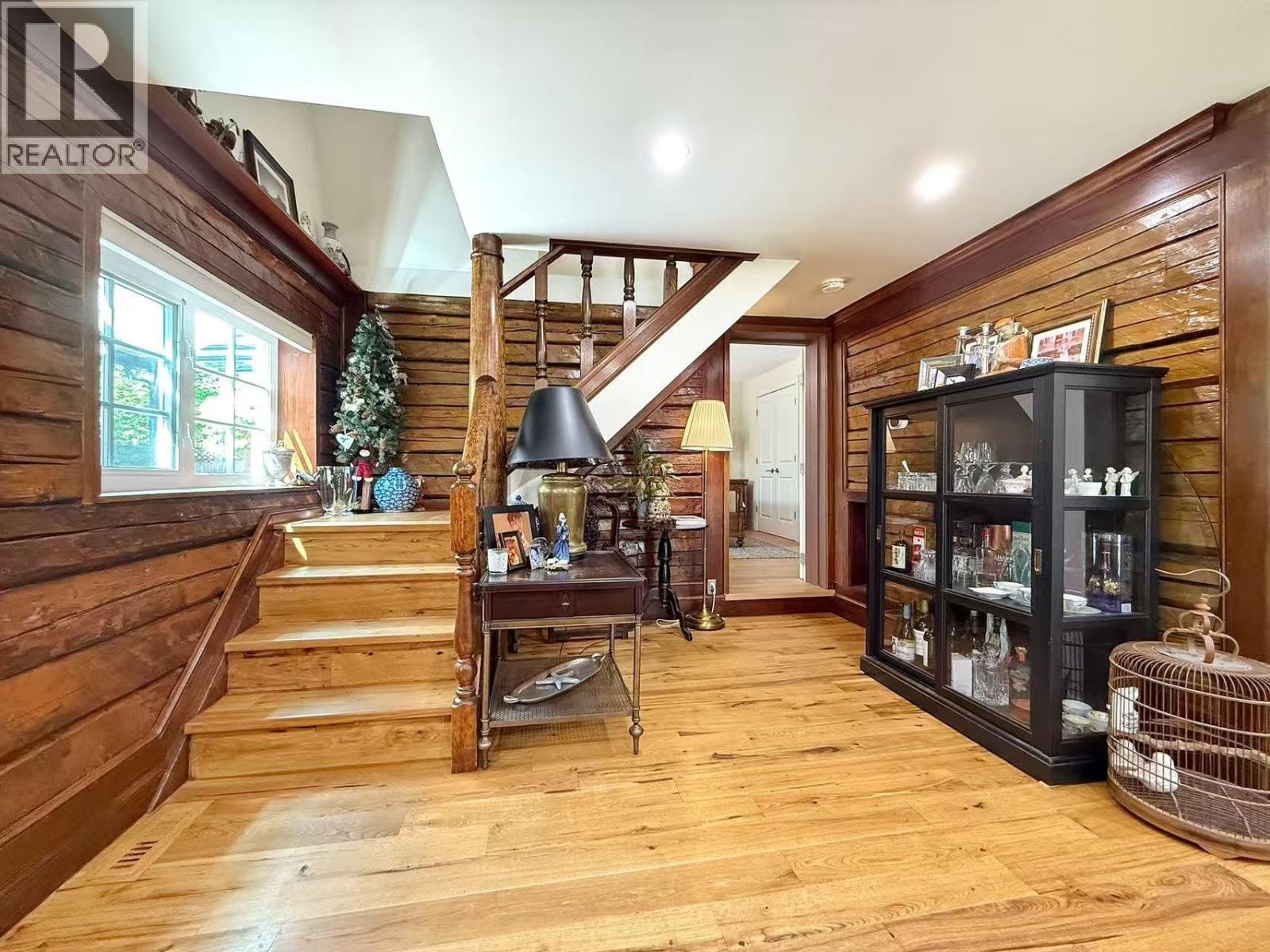 12239 Skillen Street Property Photo 8