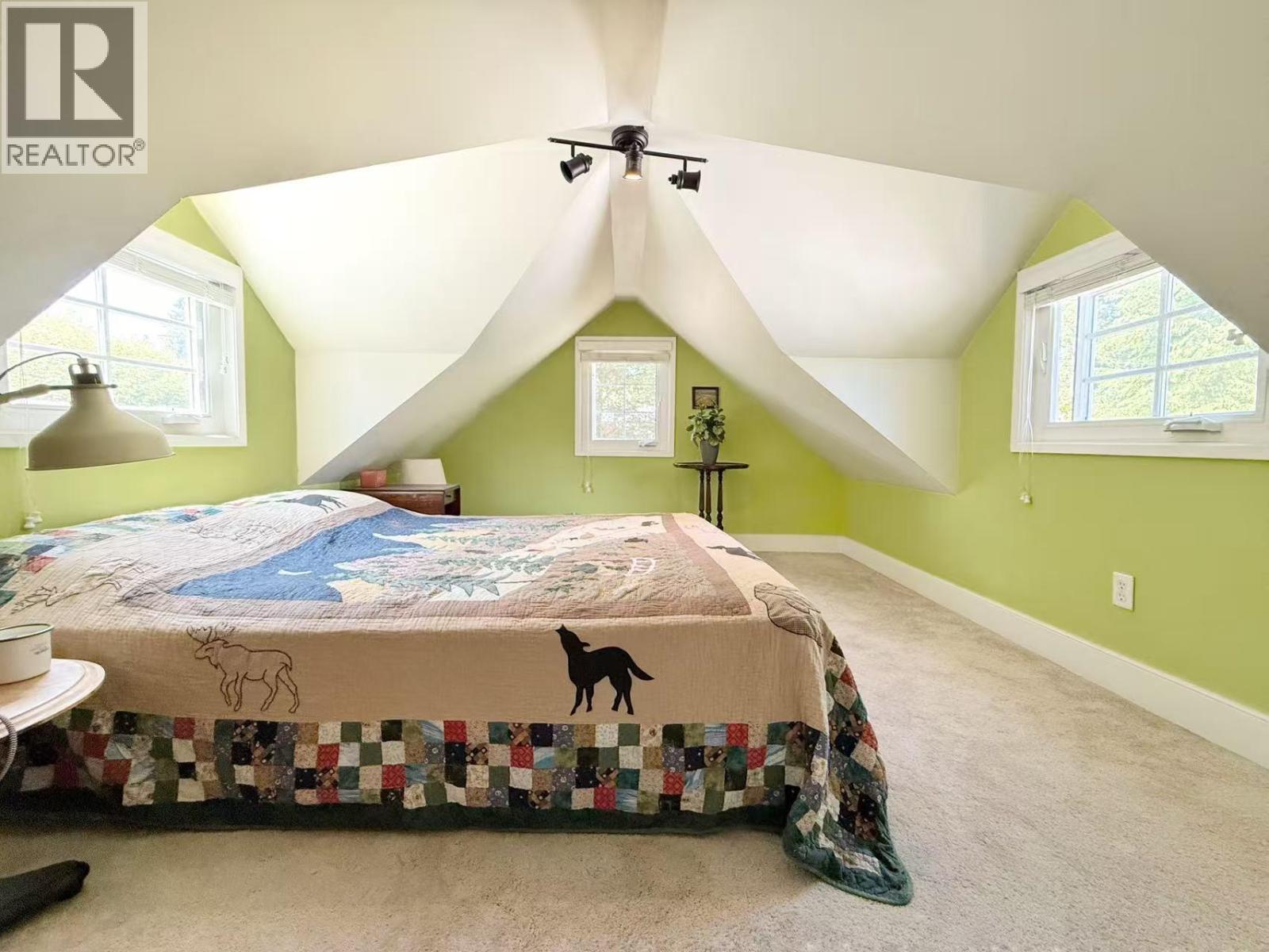 12239 Skillen Street Property Photo 12