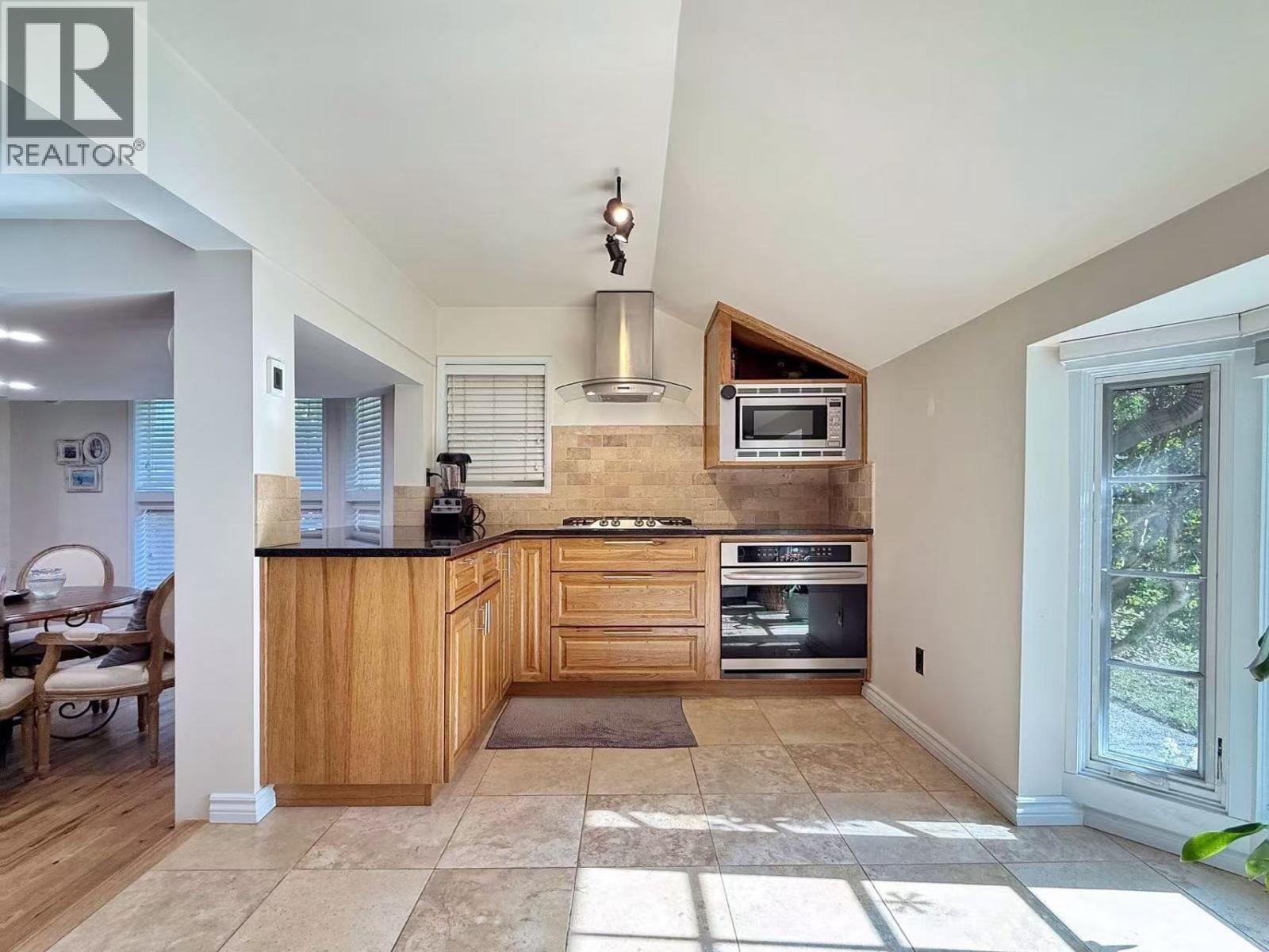 12239 Skillen Street Property Photo 24