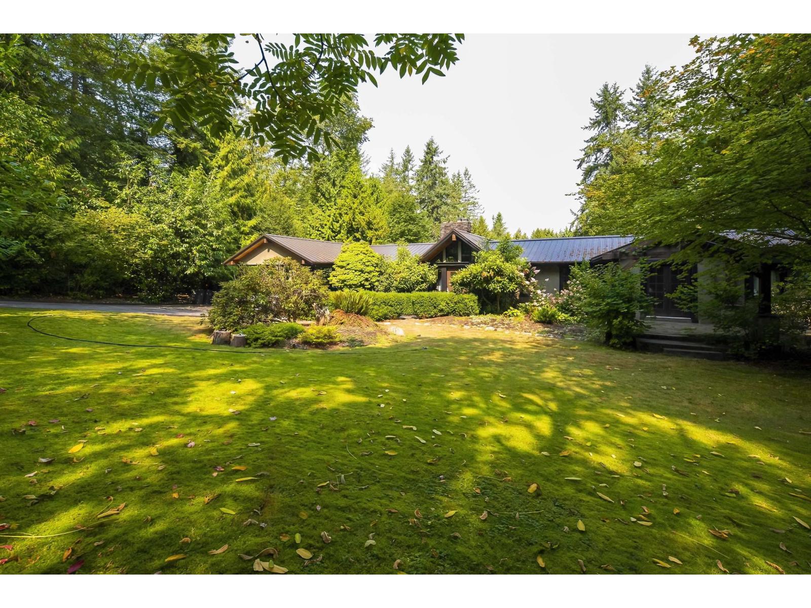 14275 28 Avenue Property Photo 2