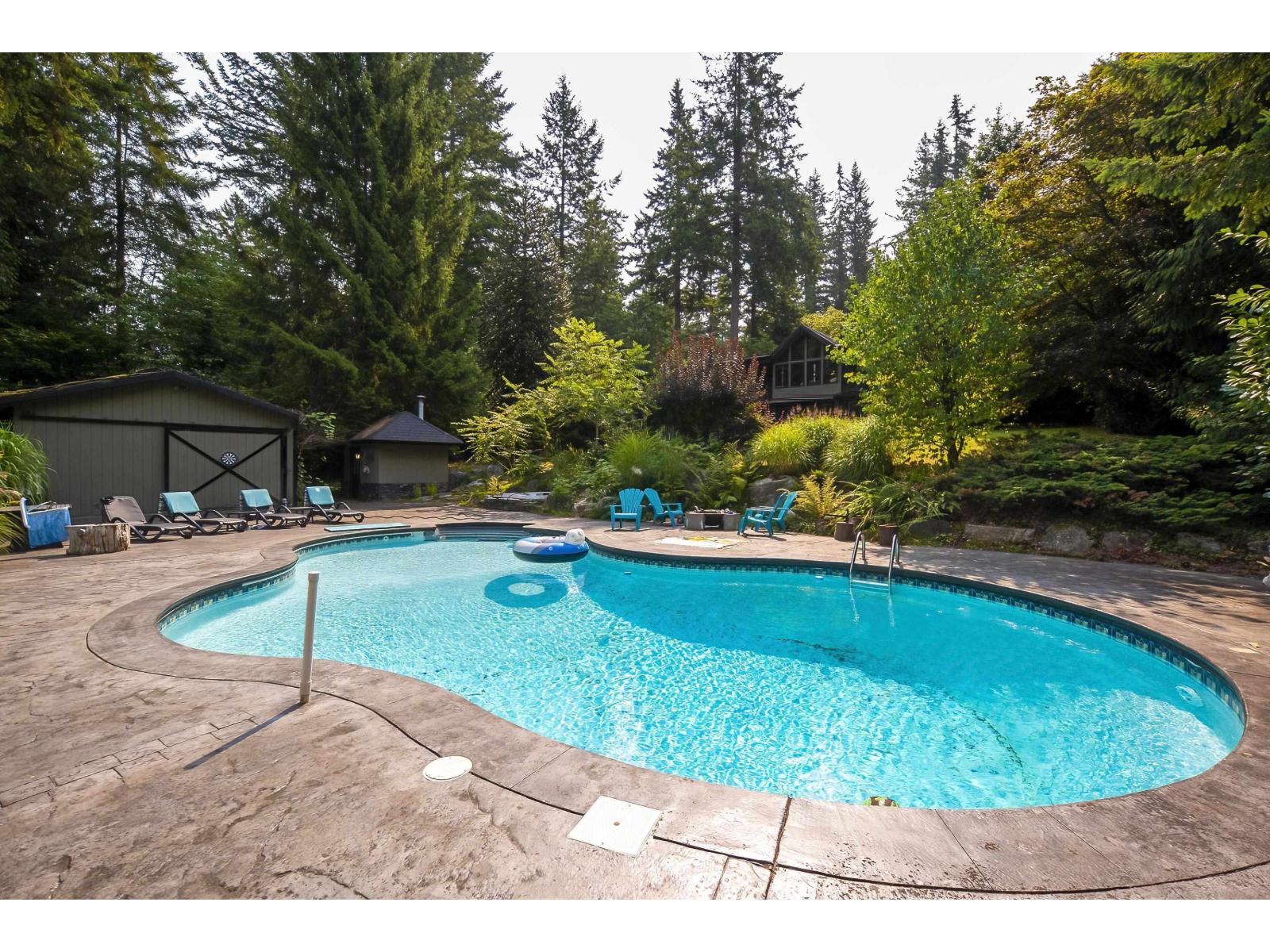 14275 28 Avenue Property Photo 5