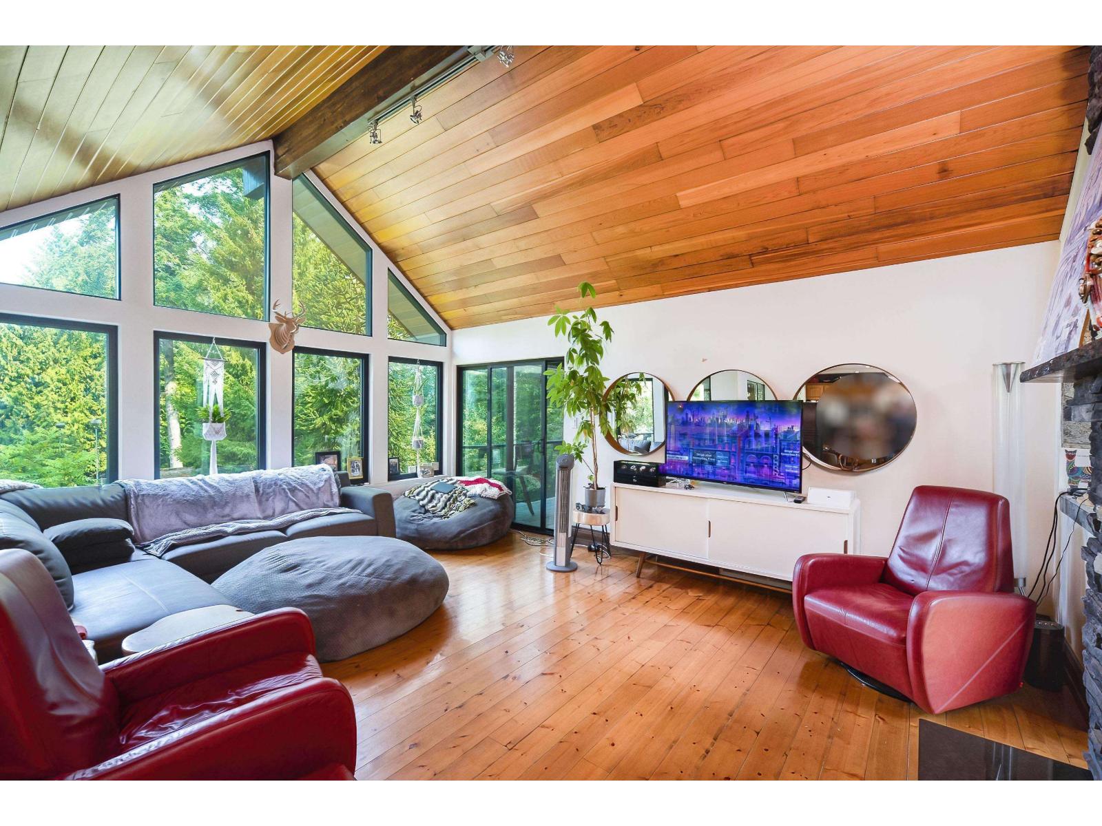 14275 28 Avenue Property Photo 9